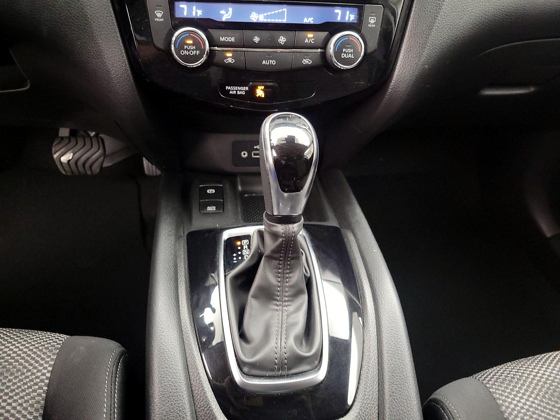 Thumbnail: 2019 Nissan Rogue Sport - 18
