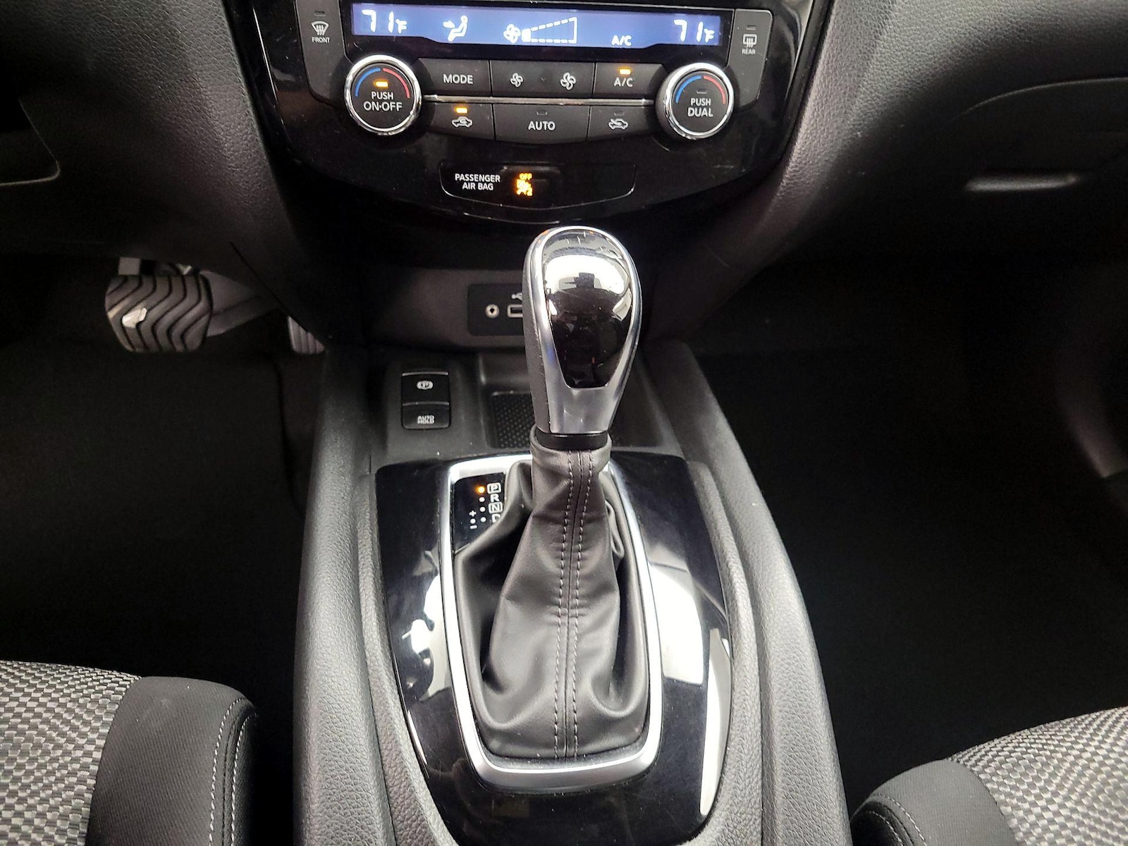 2019 Nissan Rogue Sport SV - Photo 19
