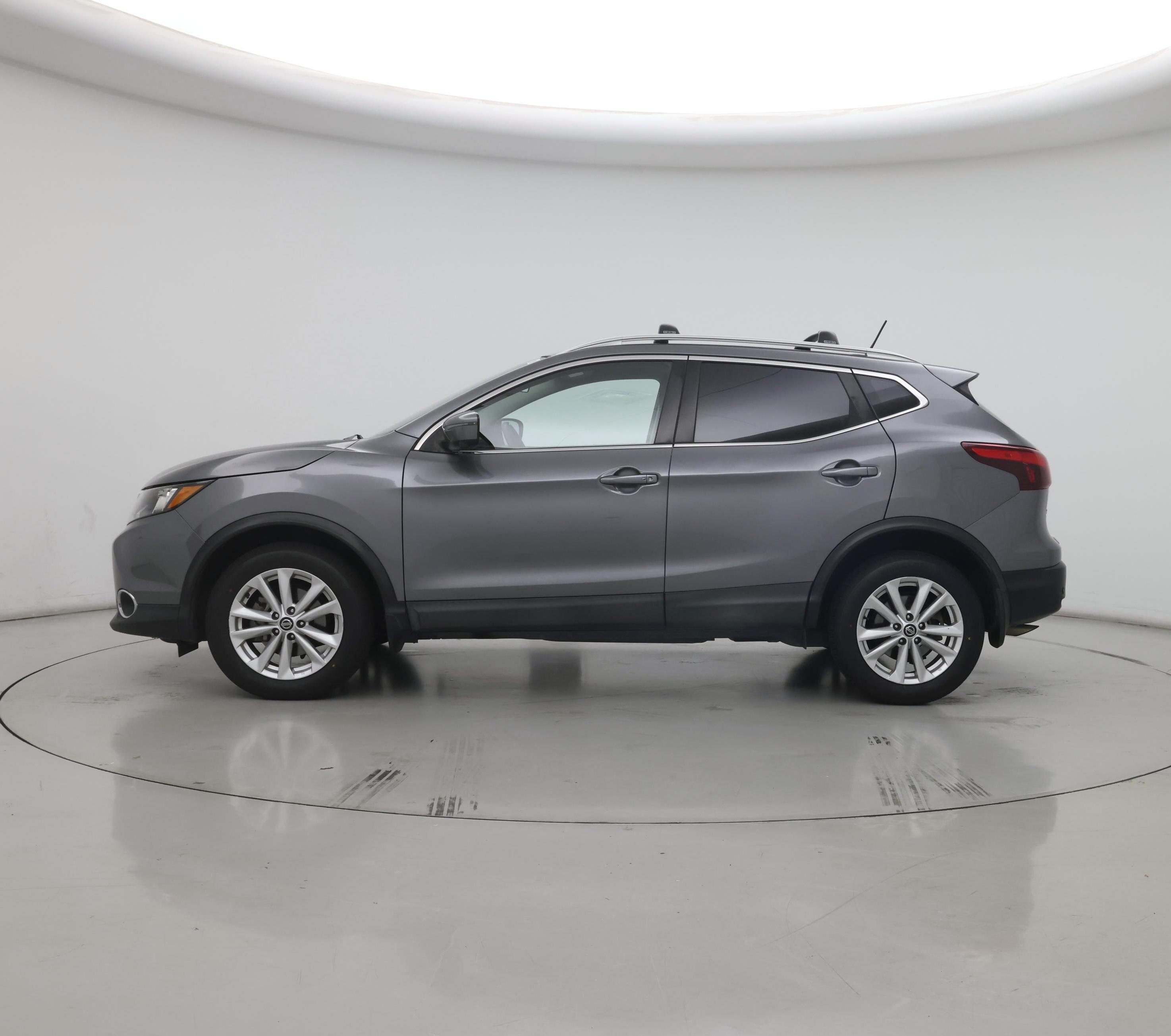 Thumbnail: 2019 Nissan Rogue Sport - 3