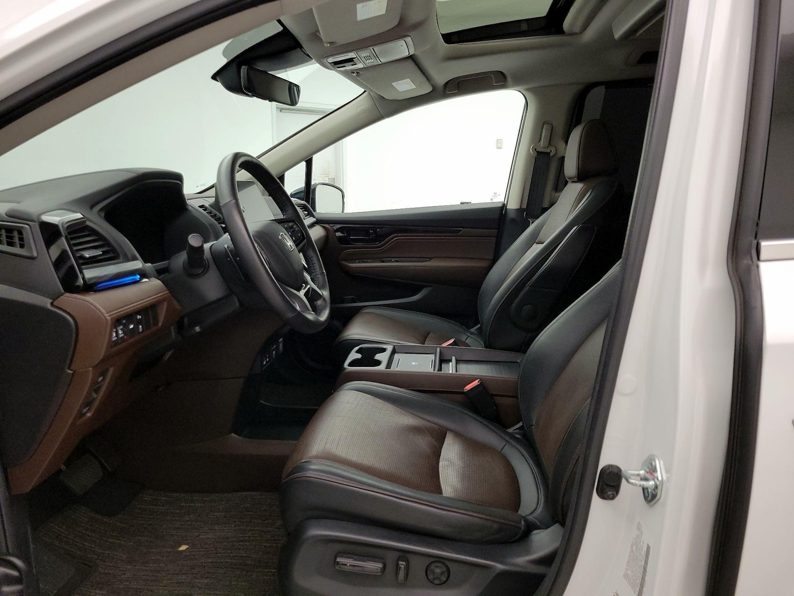 2025 Honda Odyssey Elite - Photo 12