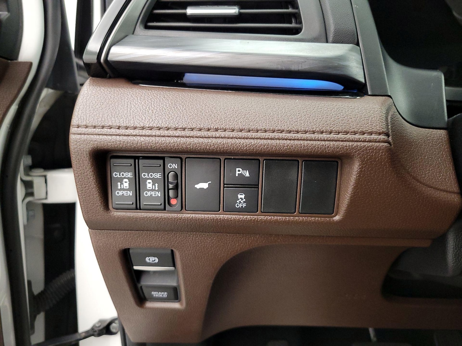 2025 Honda Odyssey Elite - Photo 14