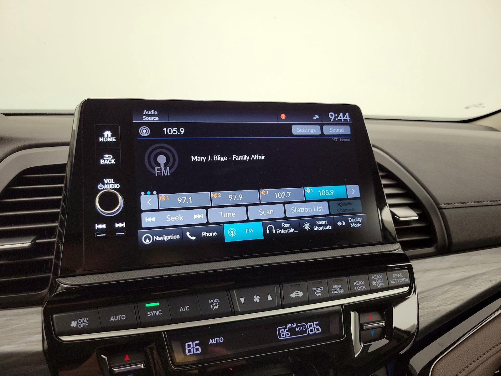 2025 Honda Odyssey Elite - Photo 17