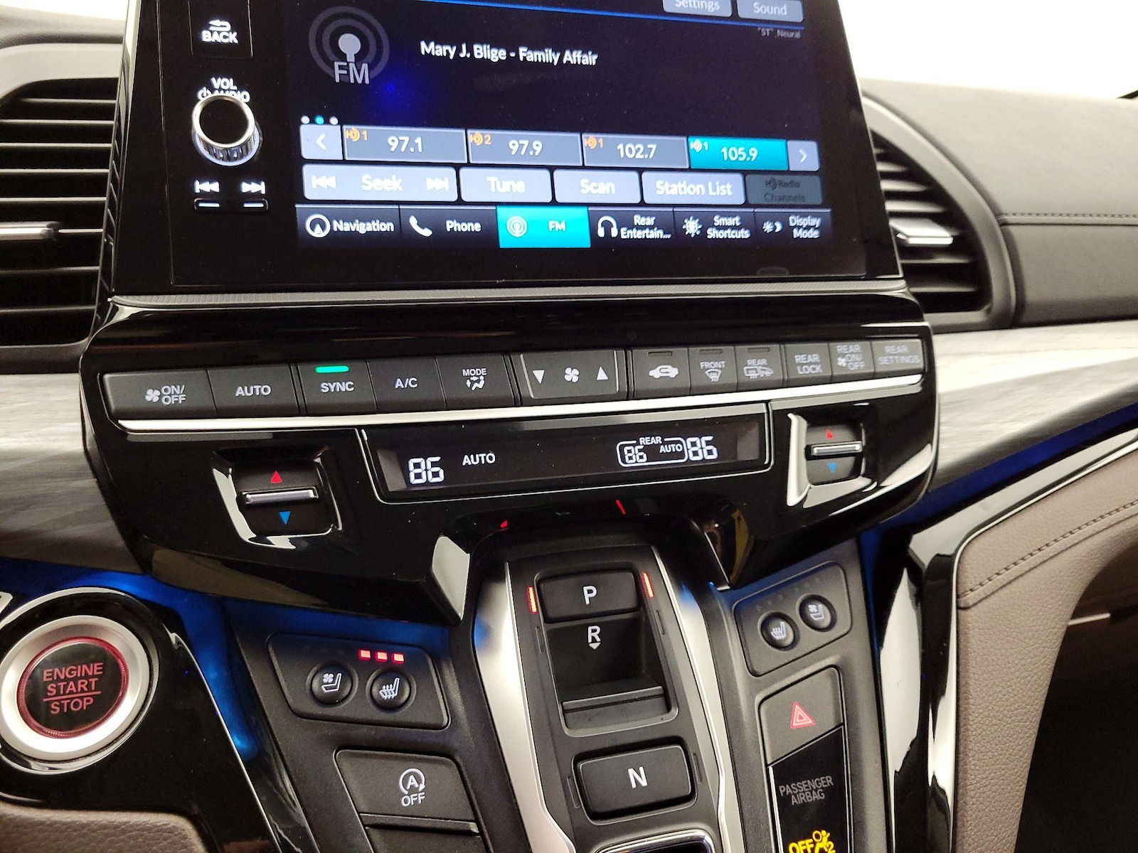 2025 Honda Odyssey Elite - Photo 18