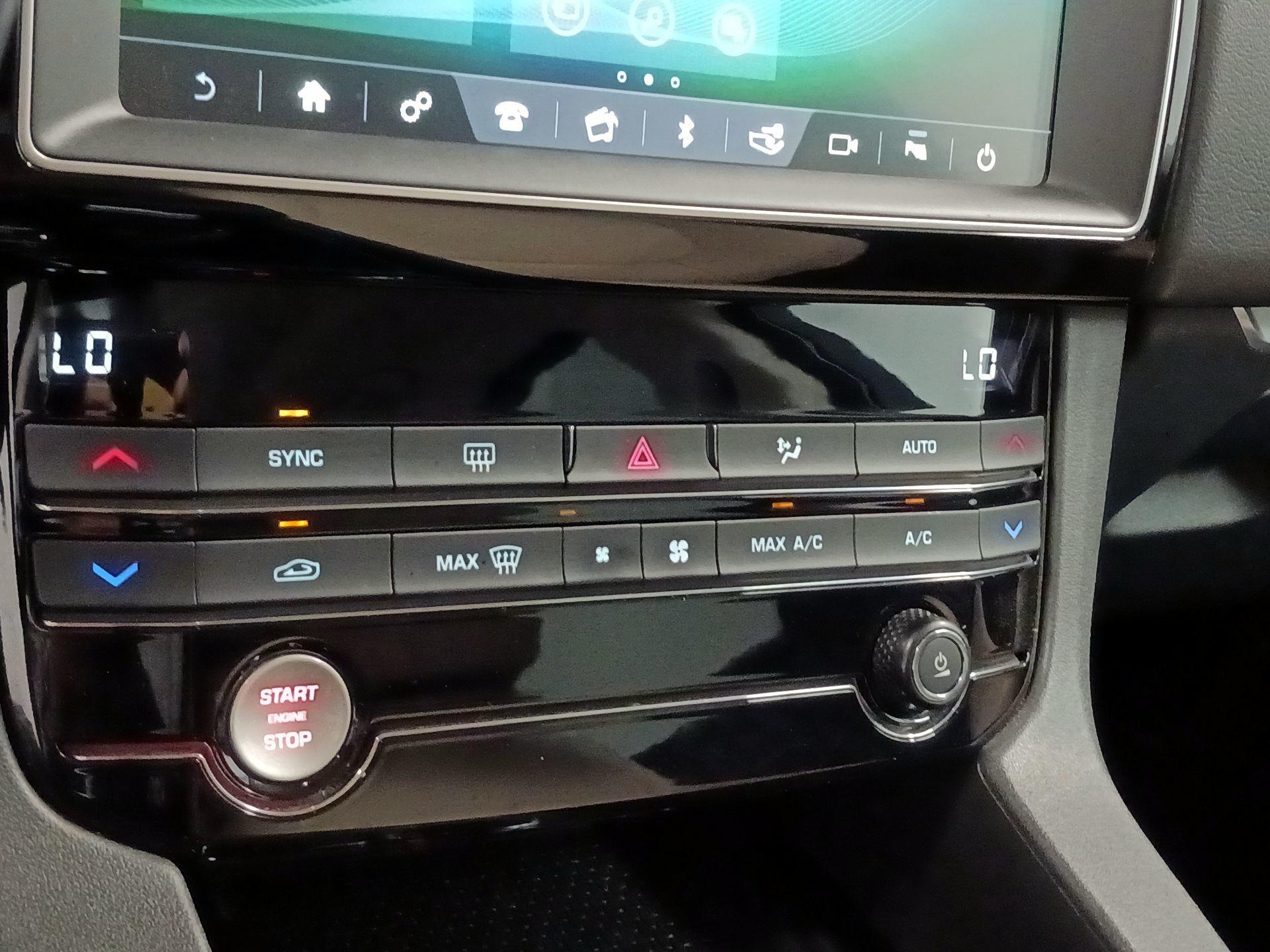 Thumbnail: 2019 Jaguar F-Pace - 15