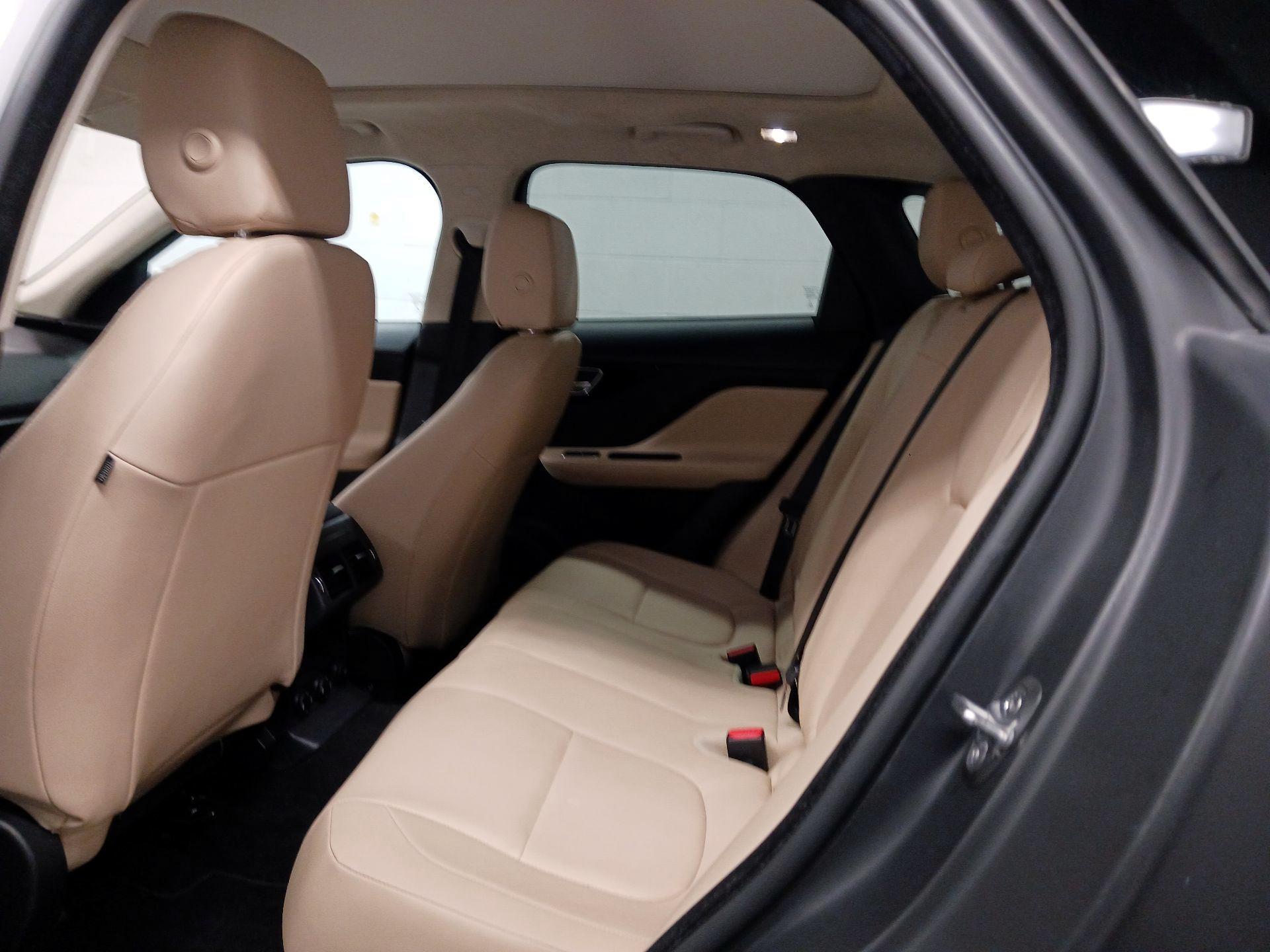 Thumbnail: 2019 Jaguar F-Pace - 17