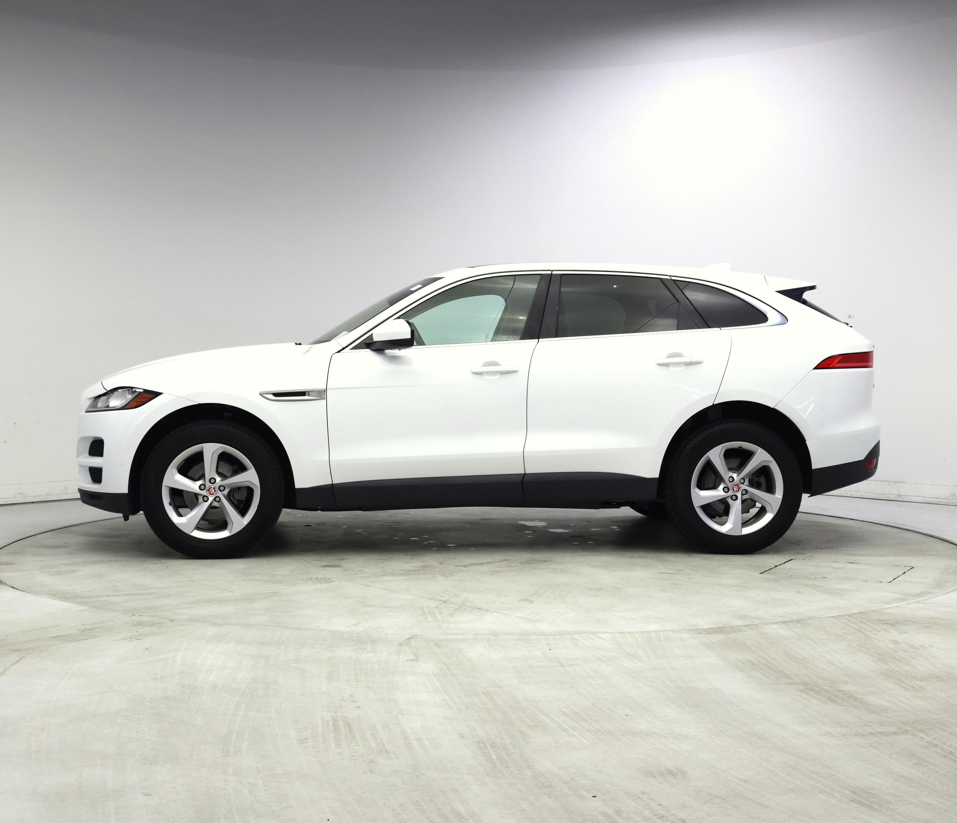 Thumbnail: 2019 Jaguar F-Pace - 3