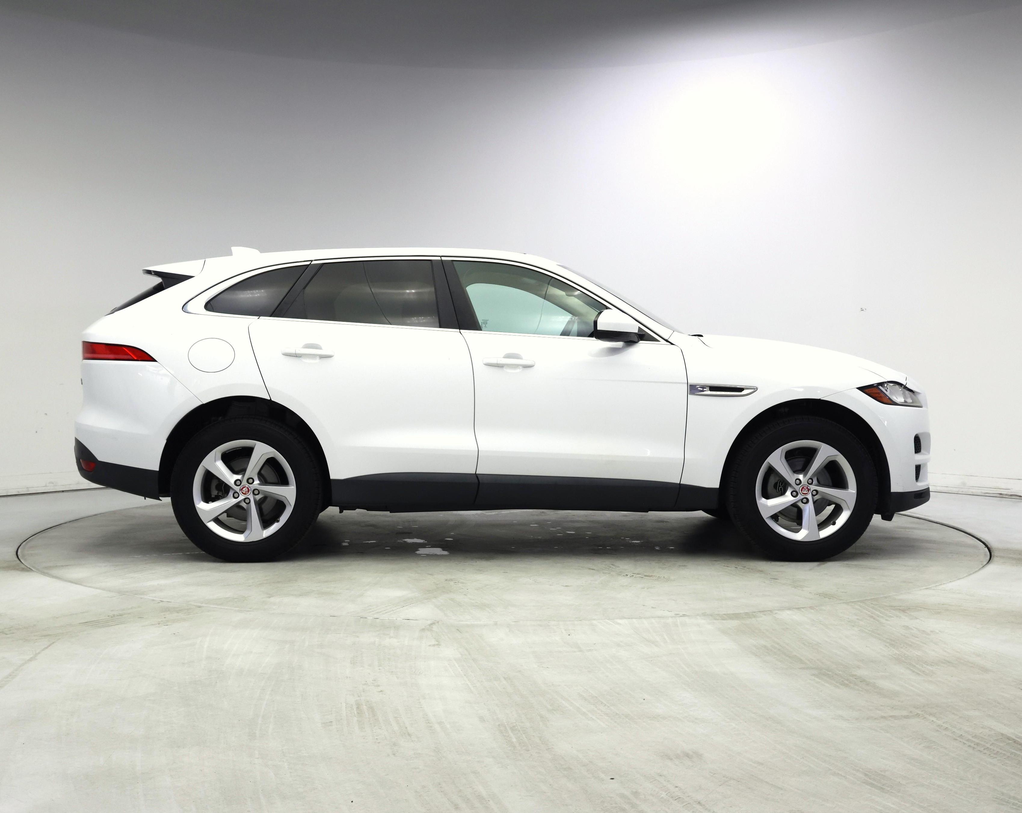 Thumbnail: 2019 Jaguar F-Pace - 7