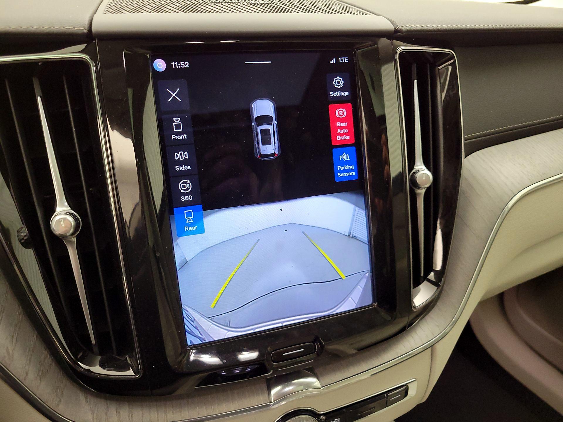 Thumbnail: 2023 Volvo XC60 - 14