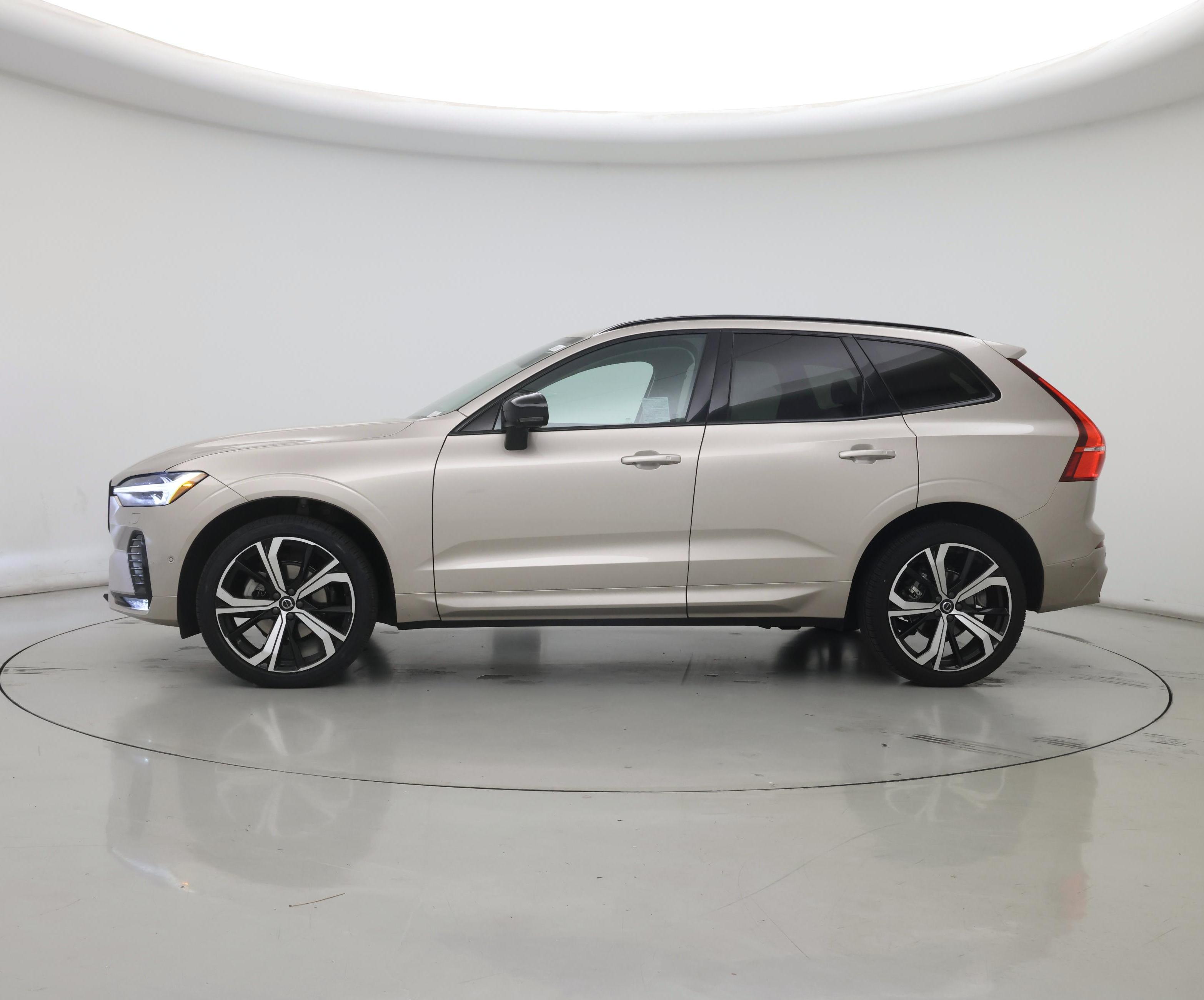 Thumbnail: 2023 Volvo XC60 - 3