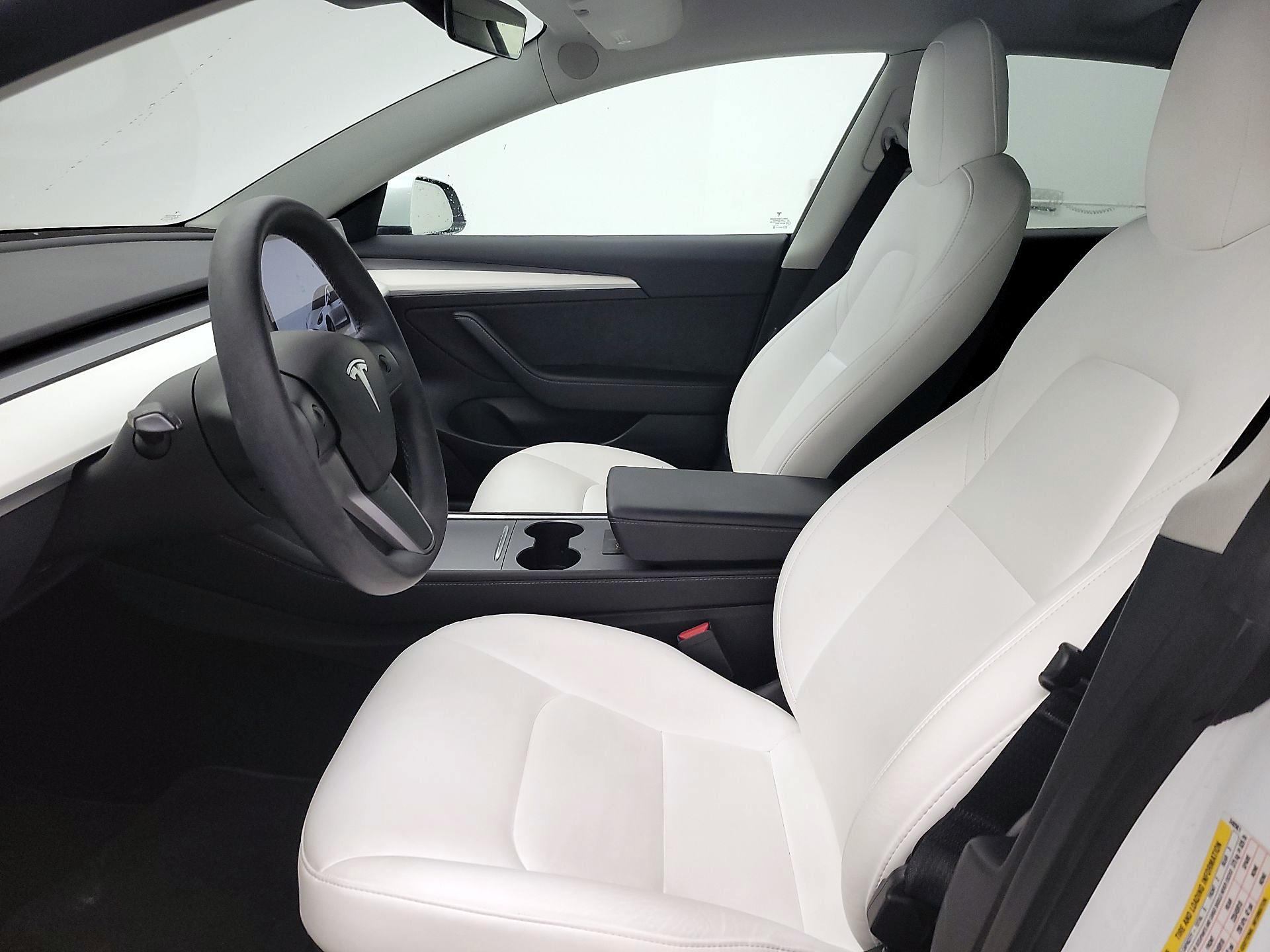 Thumbnail: 2022 Tesla Model 3 - 11