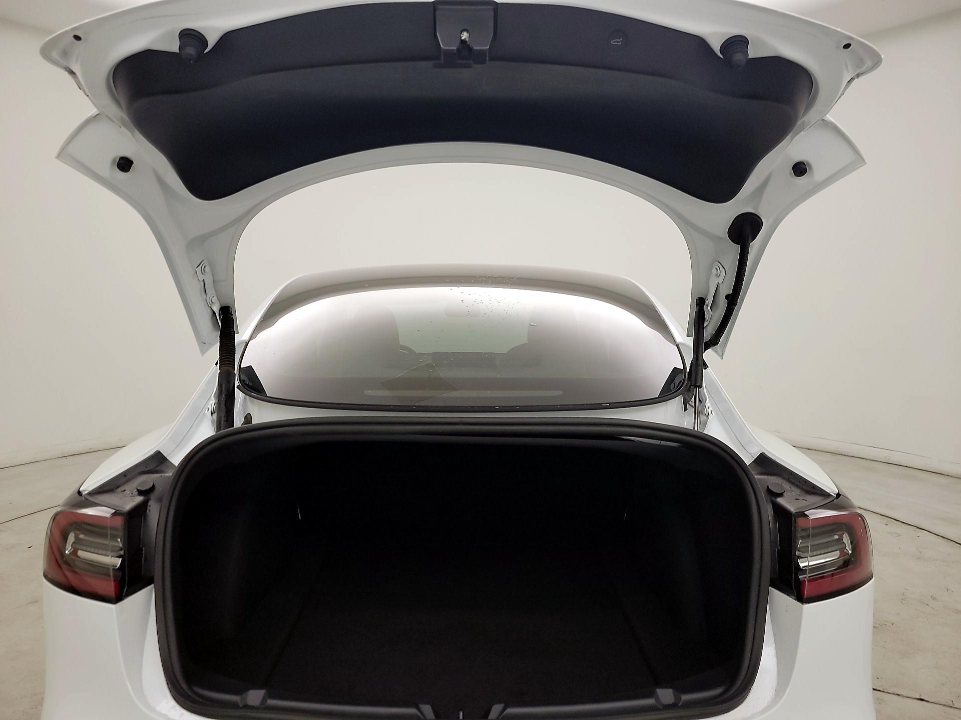 Thumbnail: 2022 Tesla Model 3 - 19