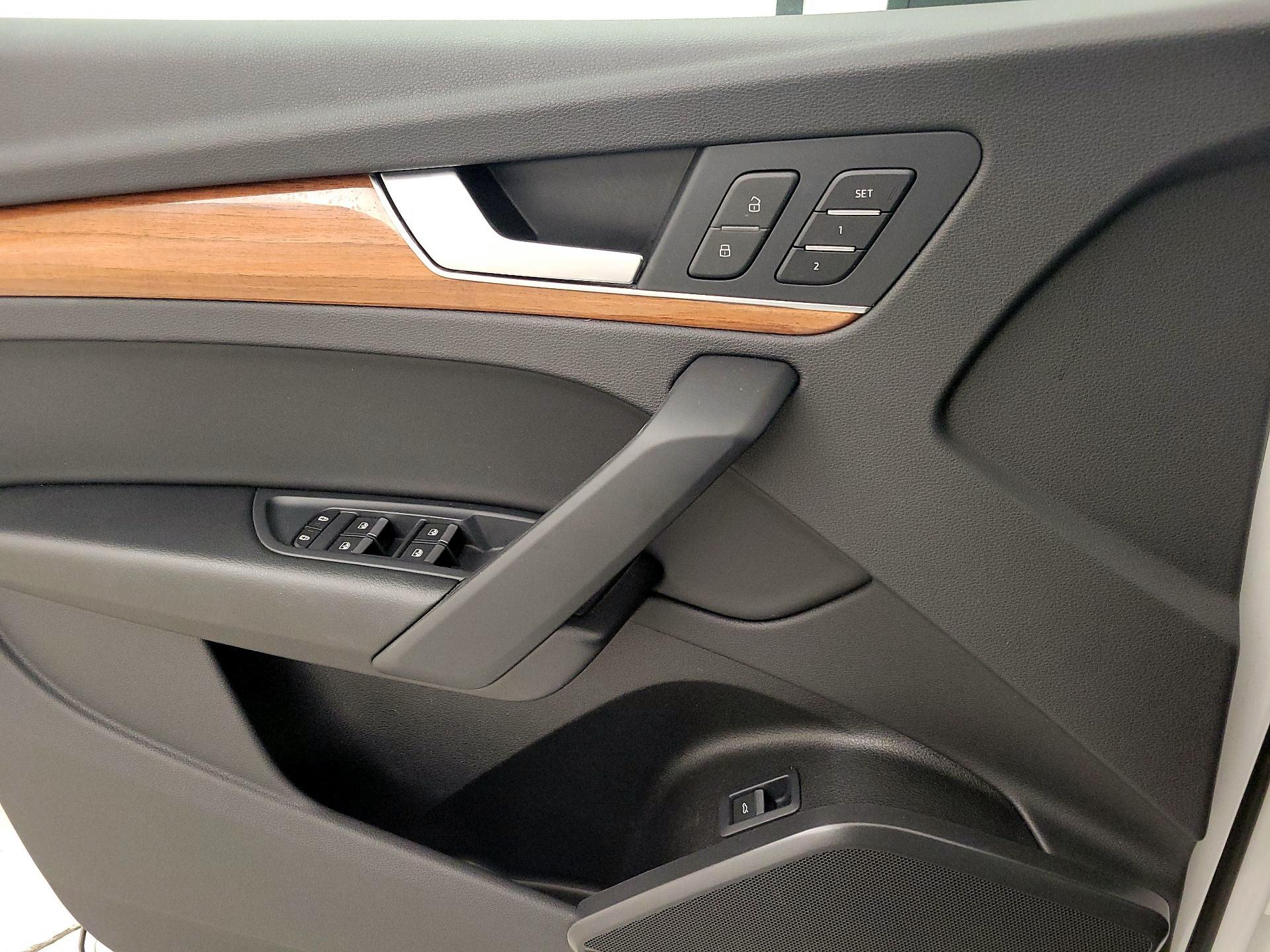 Thumbnail: 2021 Audi Q5 - 12