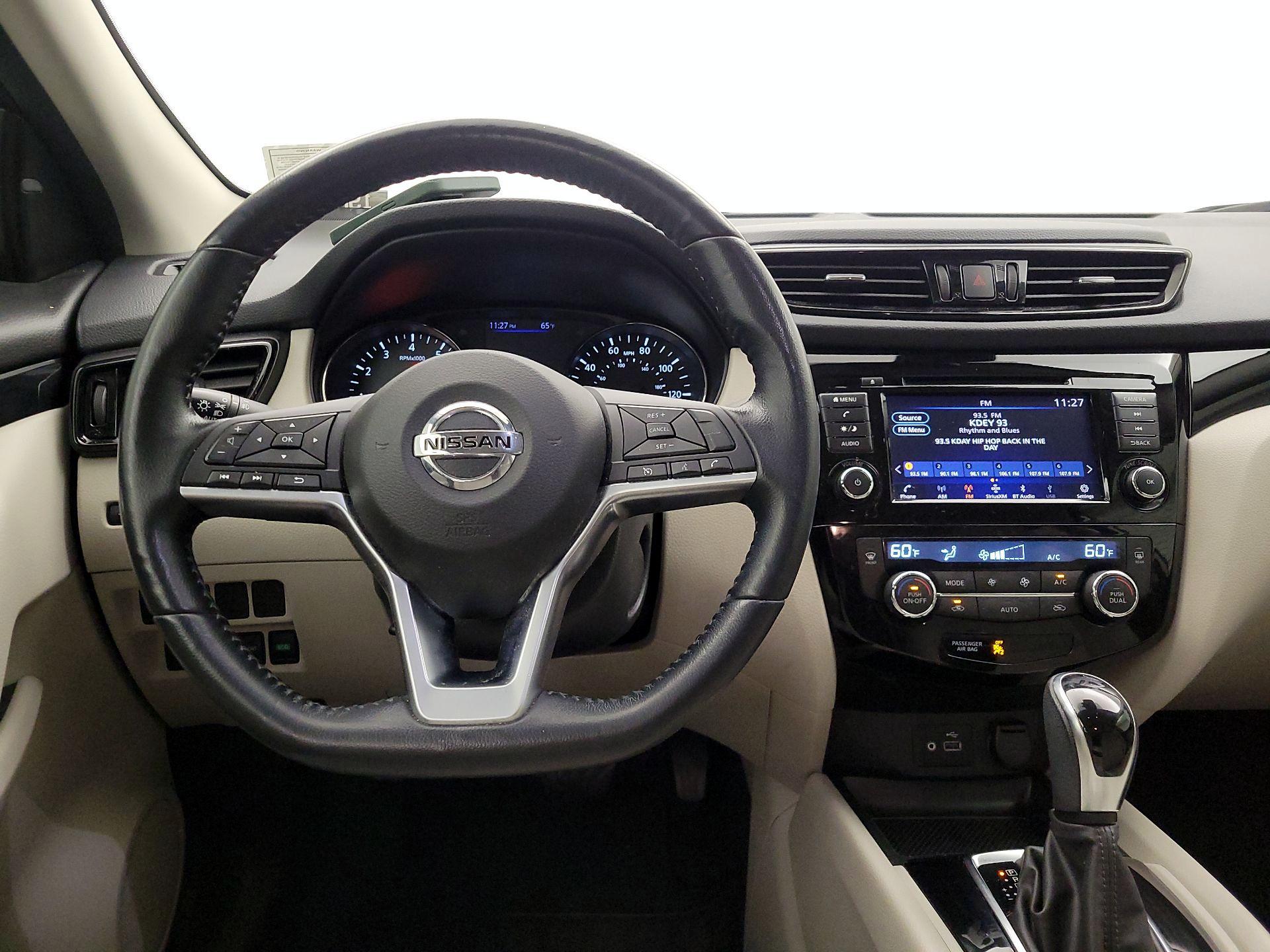 Thumbnail: 2021 Nissan Rogue Sport - 10