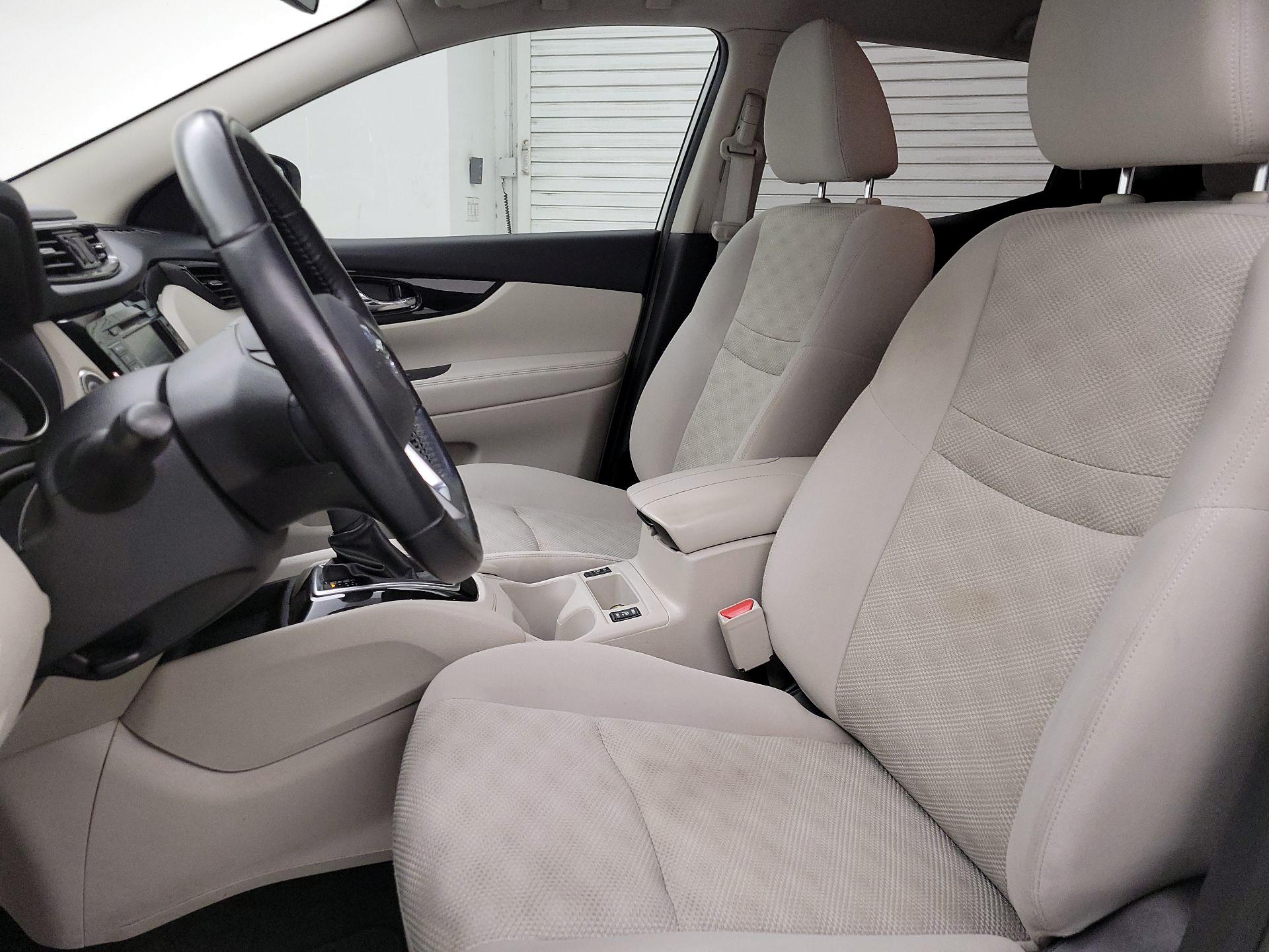 Thumbnail: 2021 Nissan Rogue Sport - 11