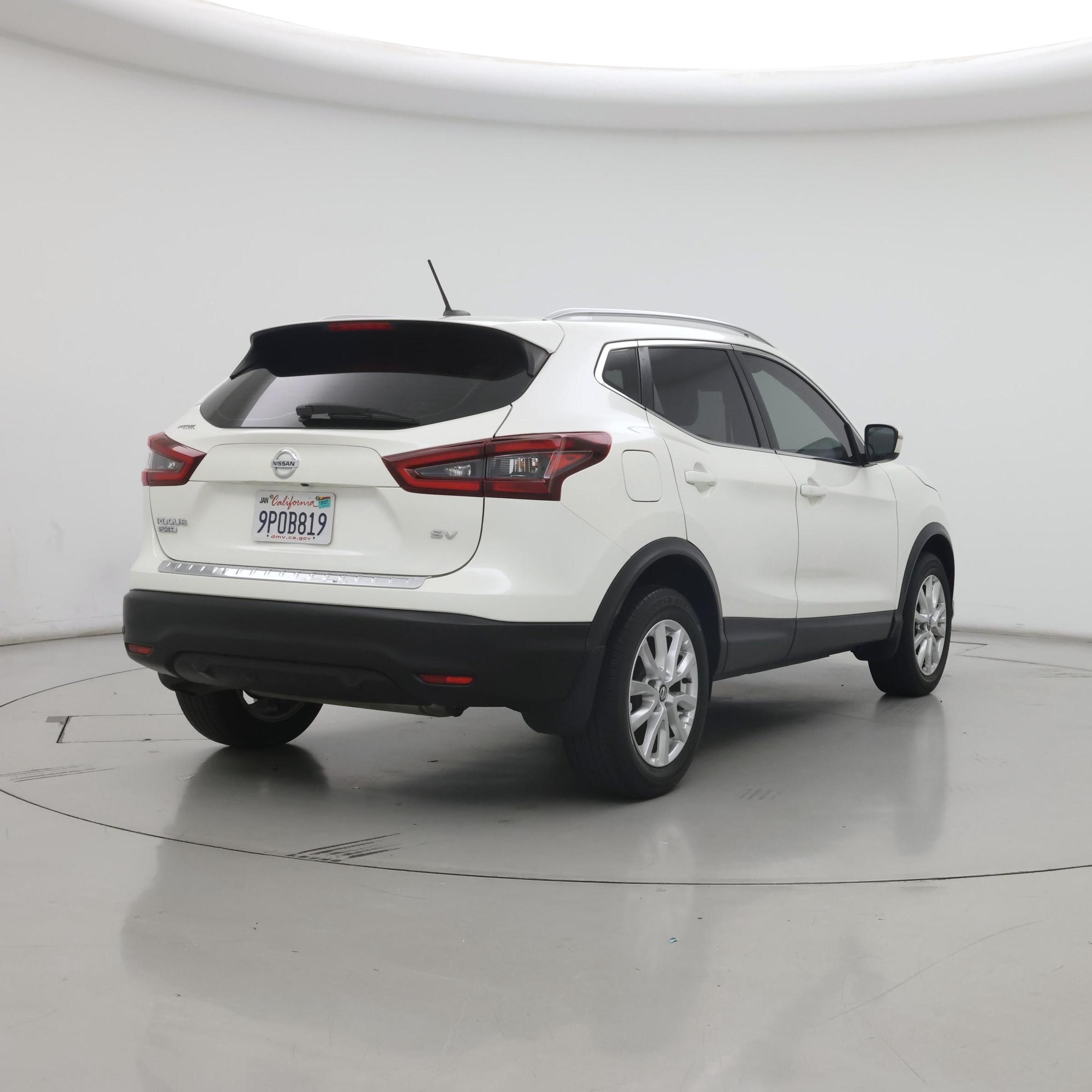 Thumbnail: 2021 Nissan Rogue Sport - 8