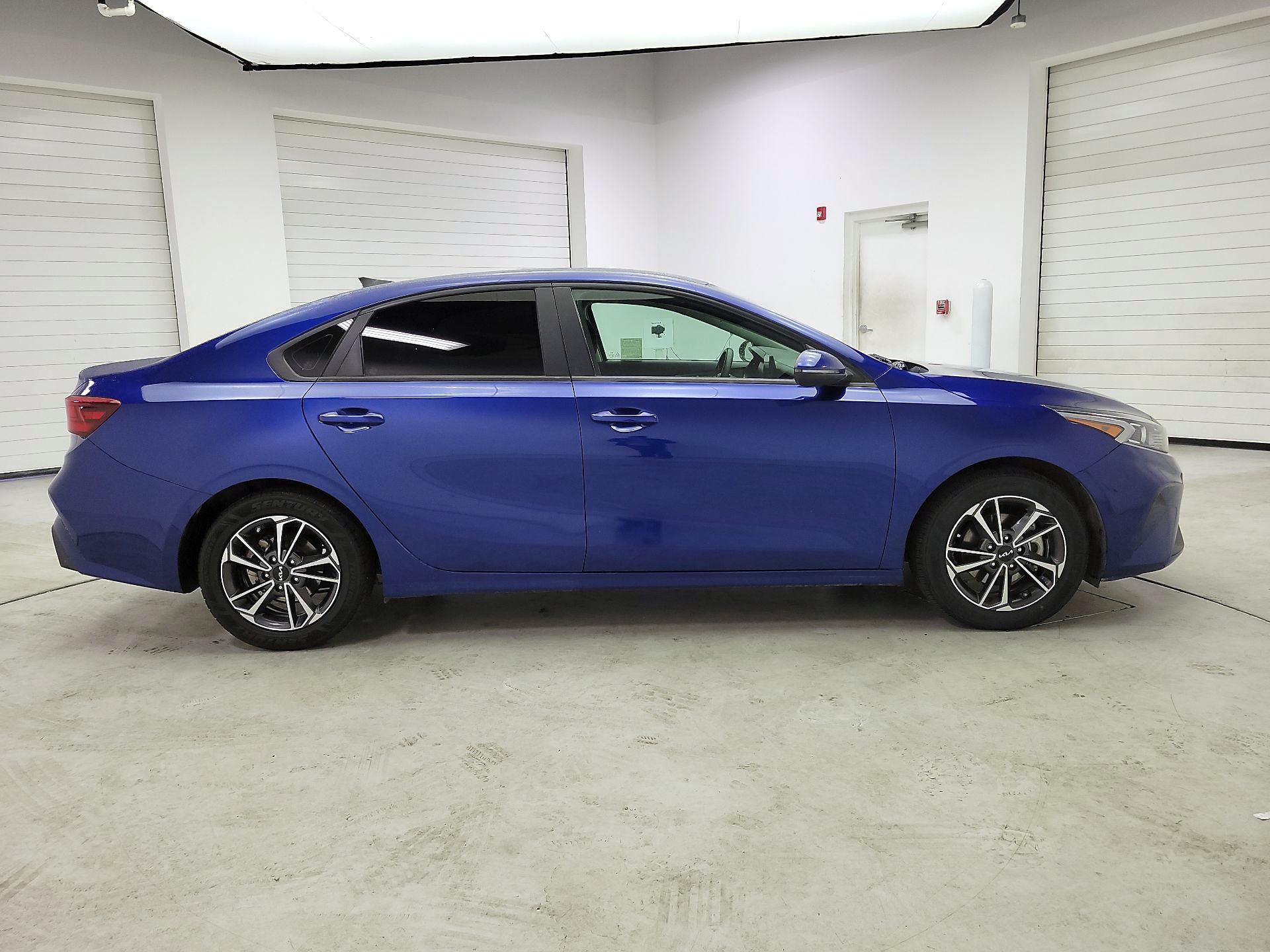 Thumbnail: 2022 Kia Forte - 4