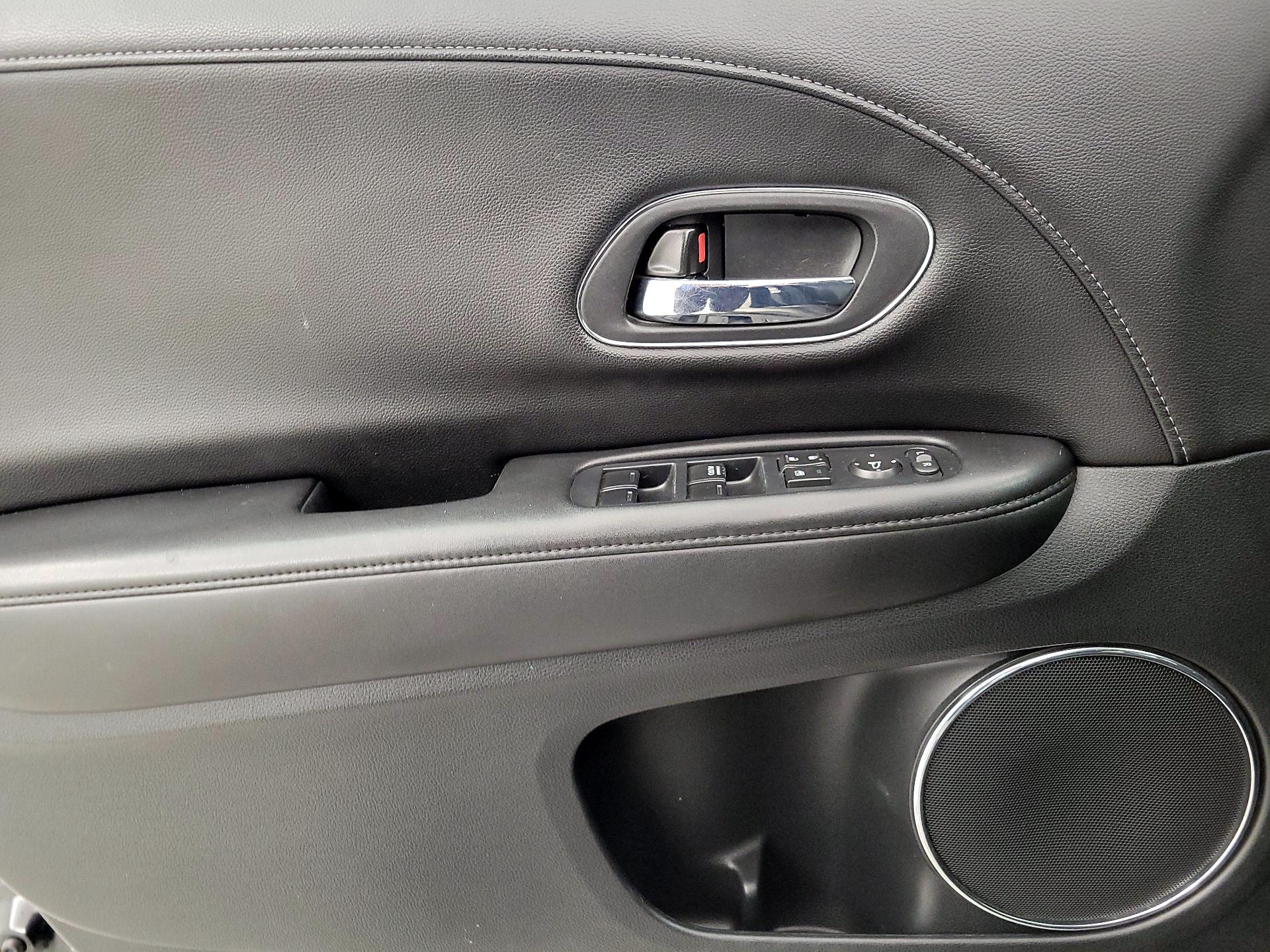 Thumbnail: 2016 Honda HR-V - 12