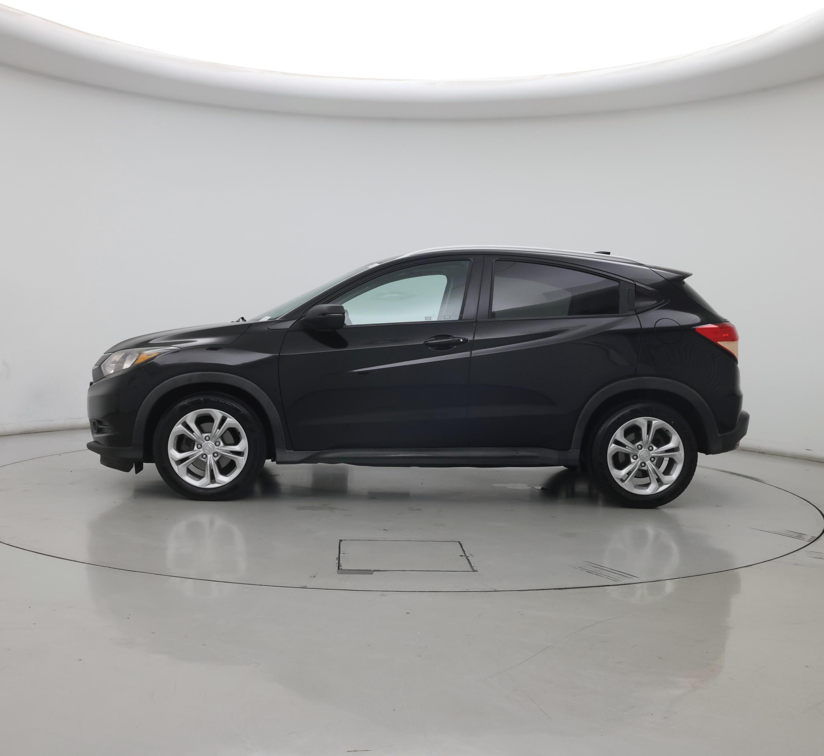 Thumbnail: 2016 Honda HR-V - 3