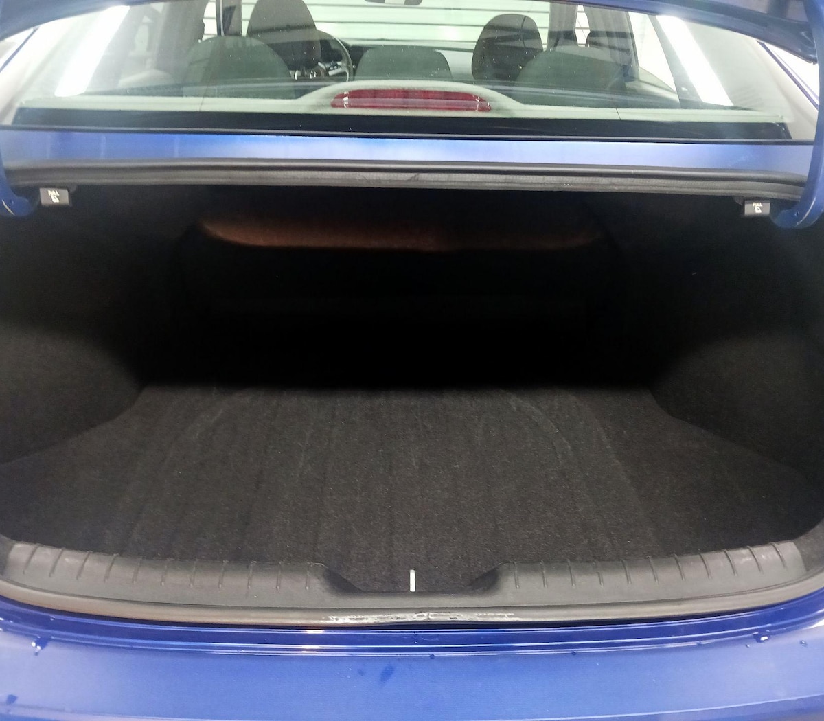 Trunk/Cargo (Seats Up)