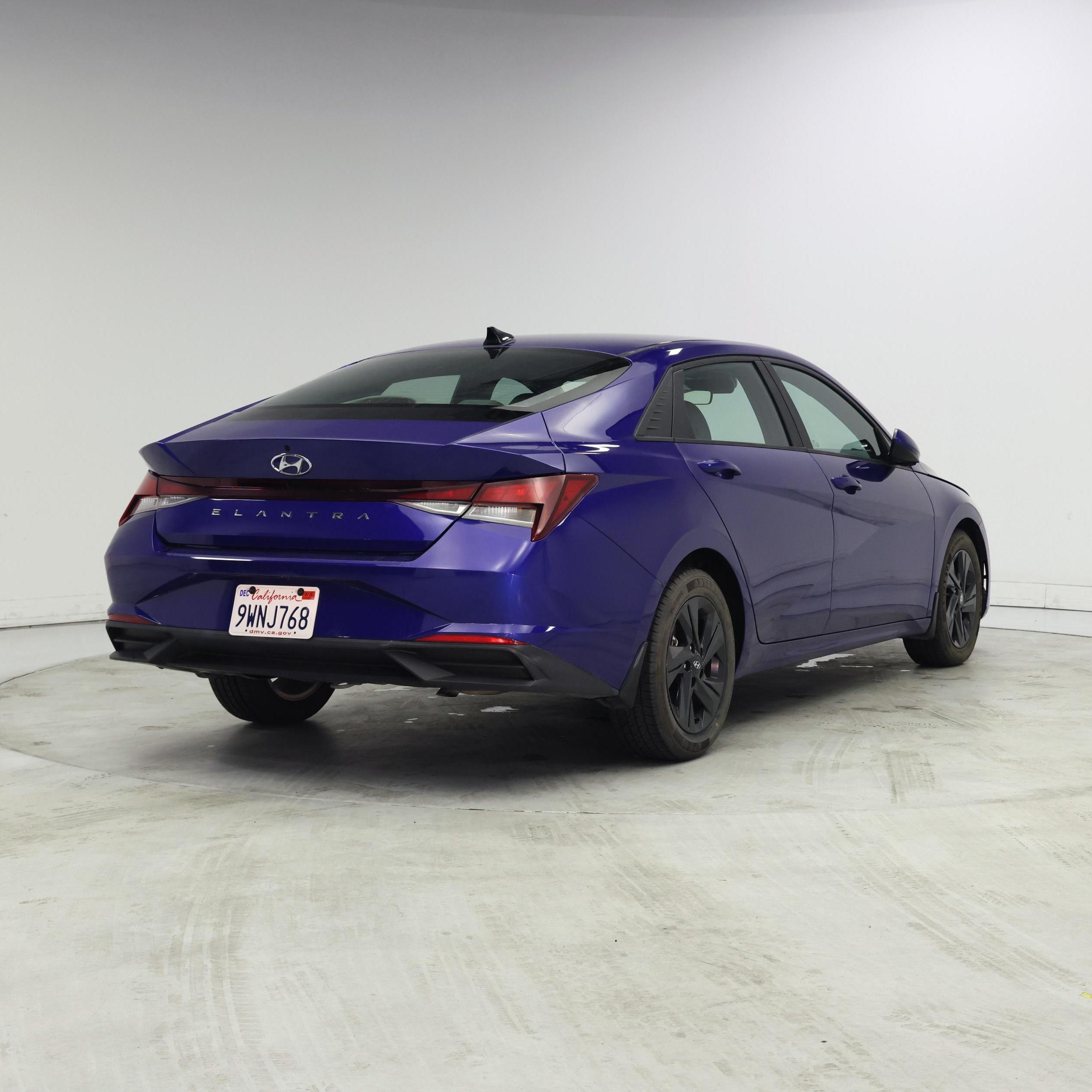 Thumbnail: 2022 Hyundai Elantra - 8