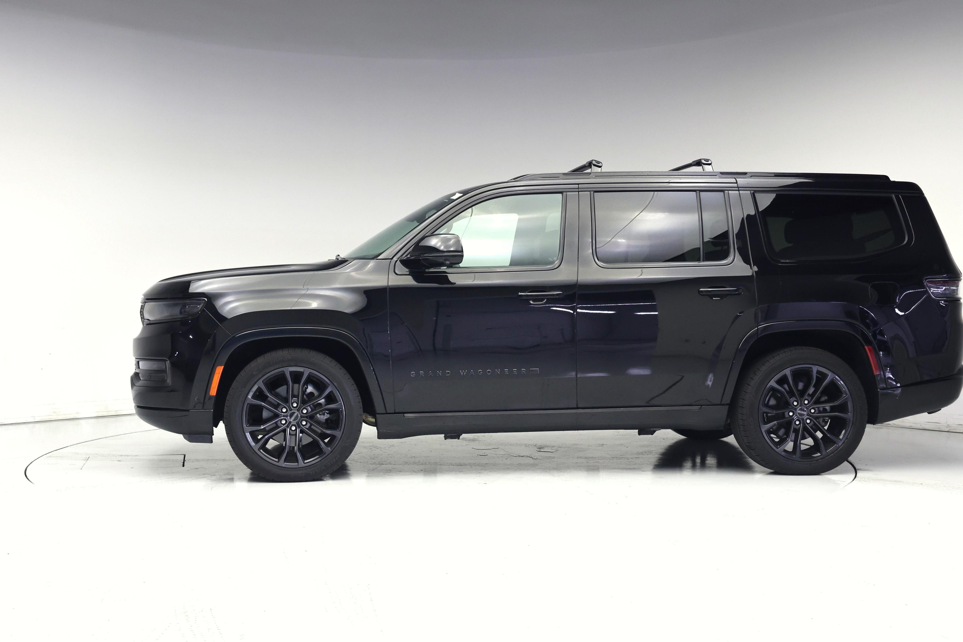 Thumbnail: 2024 Jeep Grand Wagoneer - 3