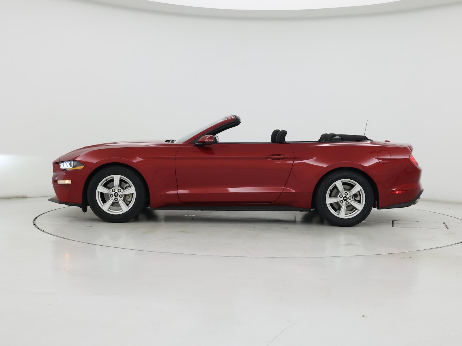 2022 Ford Mustang EcoBoost - Photo 4