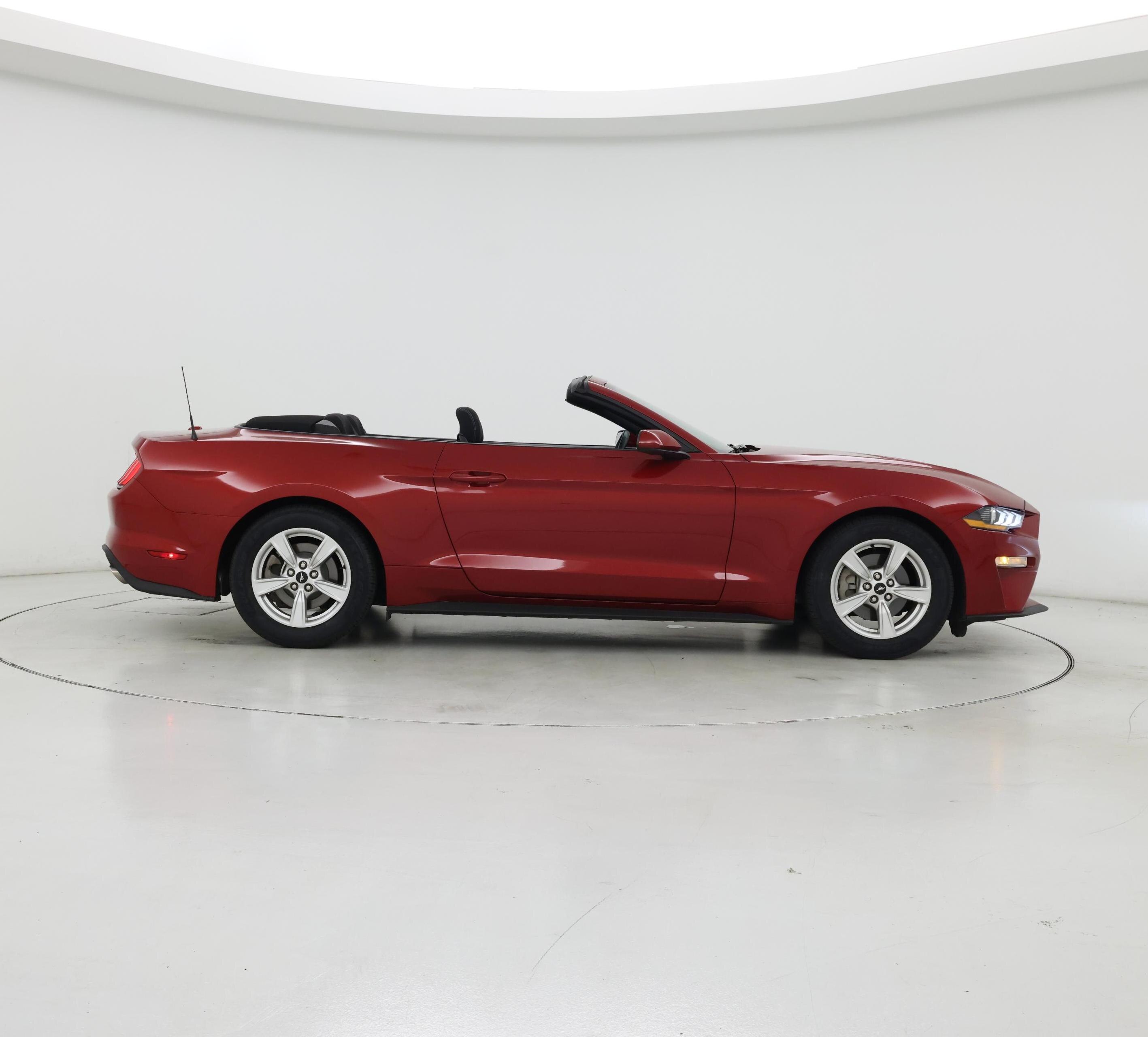 Thumbnail: 2022 Ford Mustang - 7