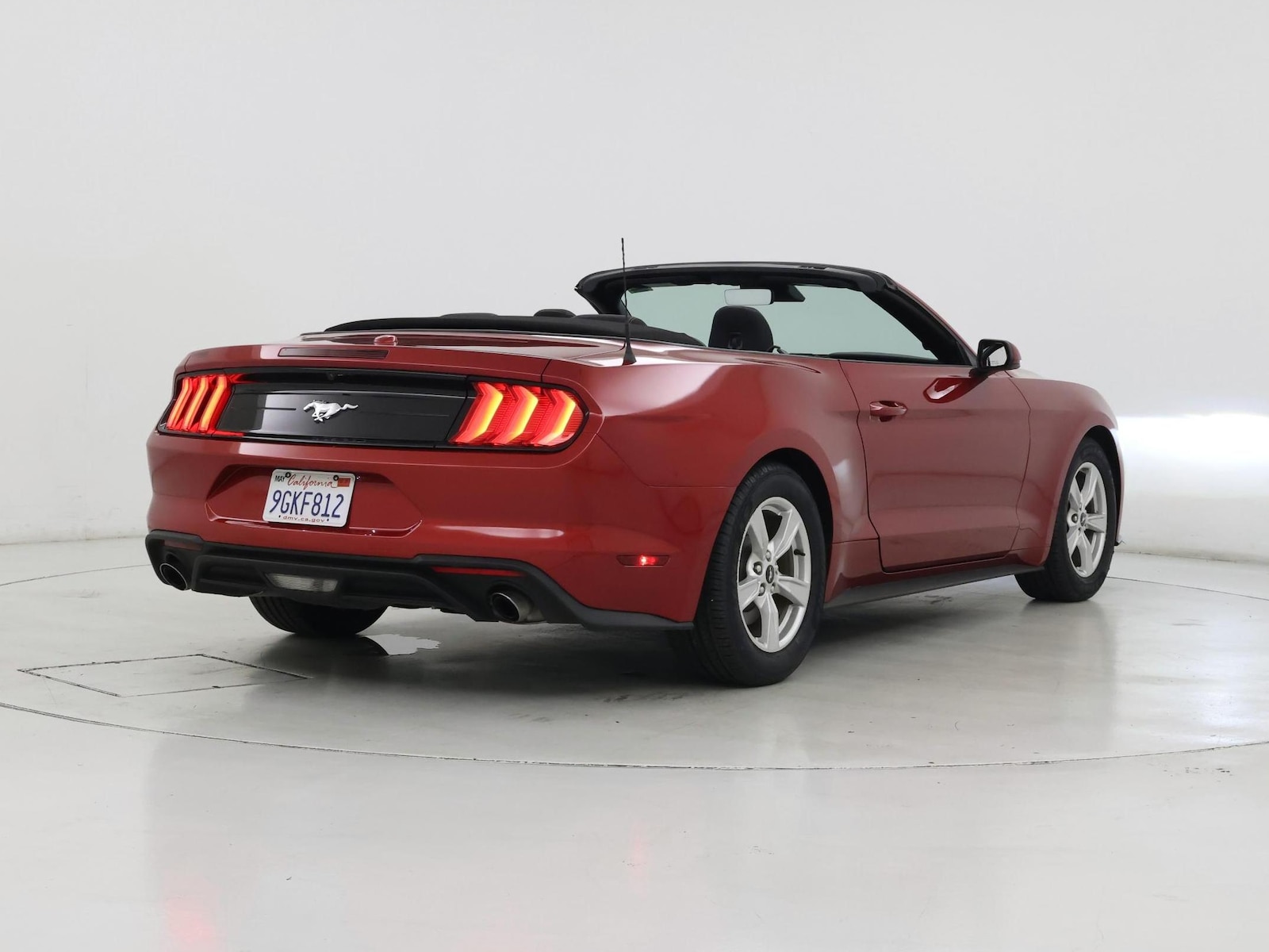 2022 Ford Mustang EcoBoost - Photo 9