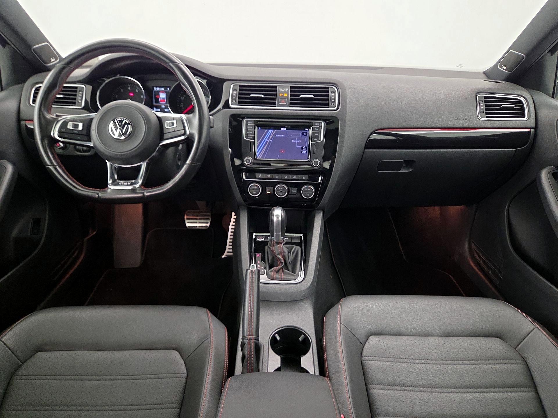 Thumbnail: 2018 Volkswagen Jetta - 9