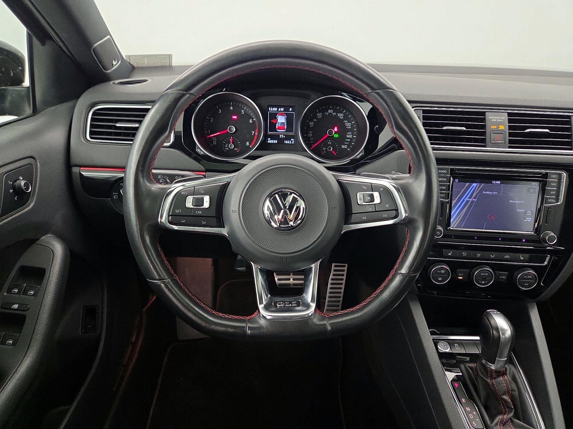 Thumbnail: 2018 Volkswagen Jetta - 10