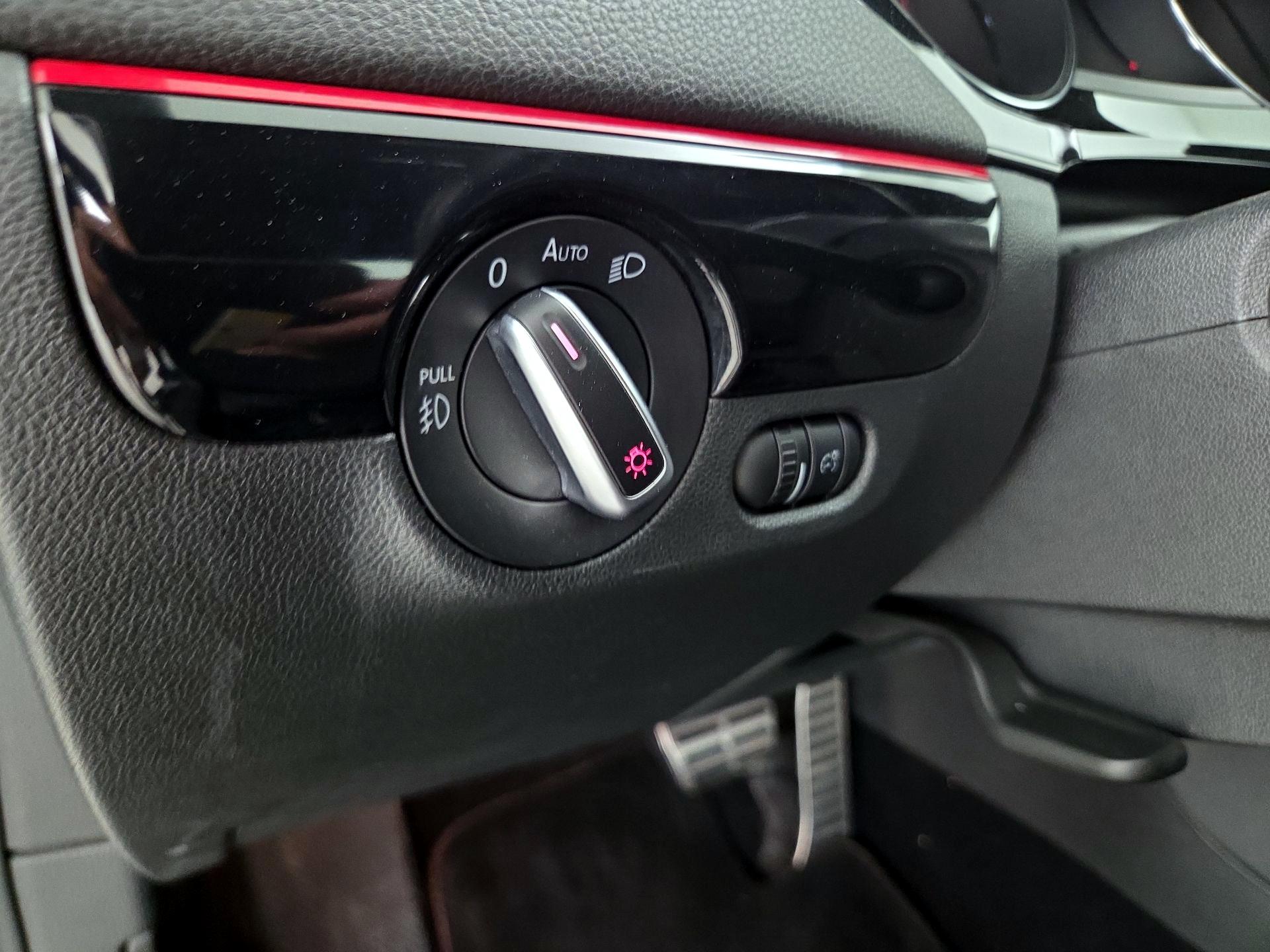 Thumbnail: 2018 Volkswagen Jetta - 13