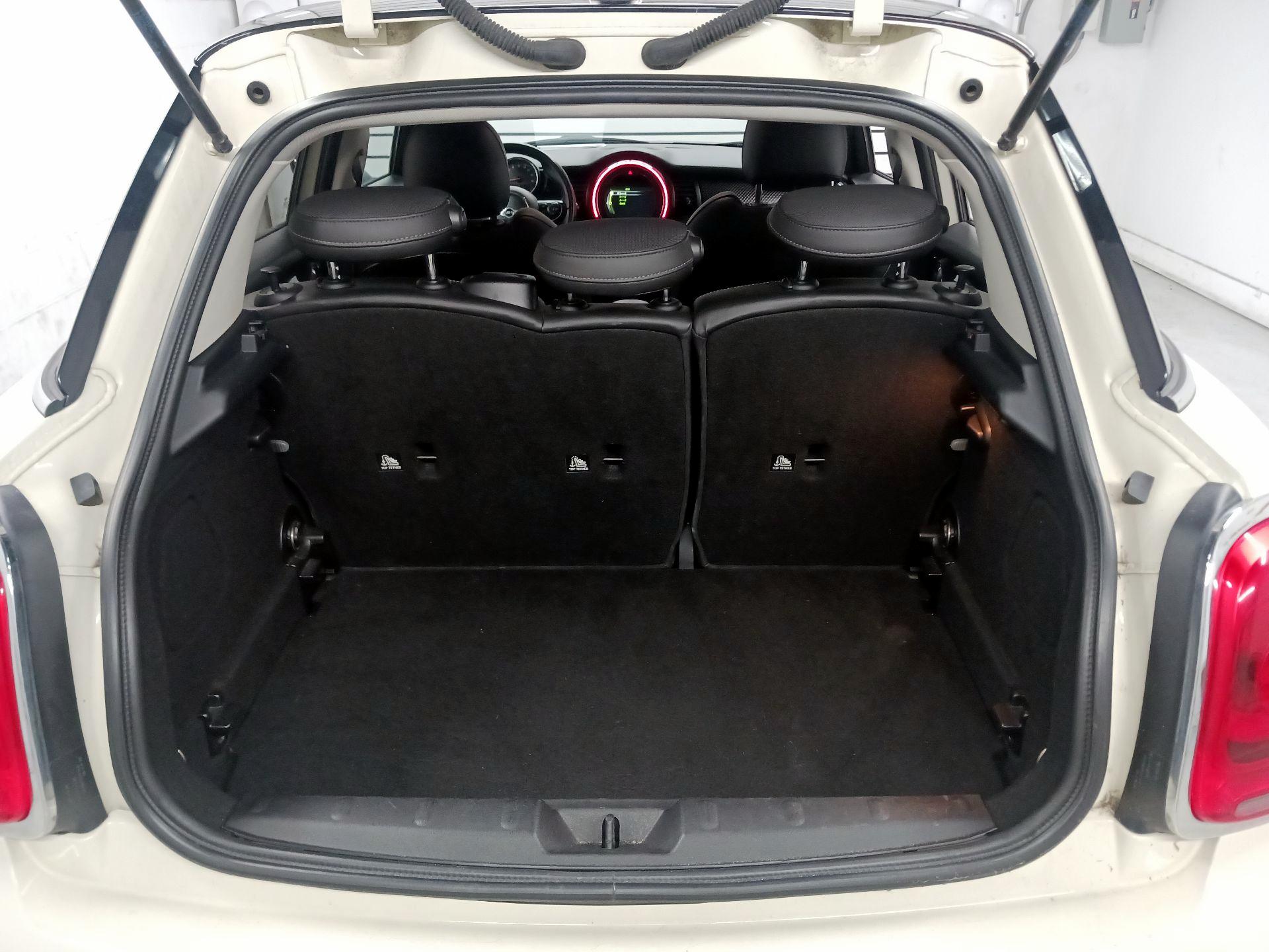 Thumbnail: 2015 MINI Cooper Hardtop - 18