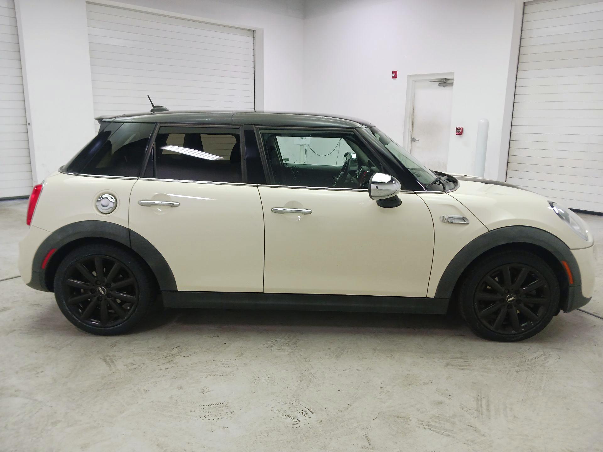 Thumbnail: 2015 MINI Cooper Hardtop - 4
