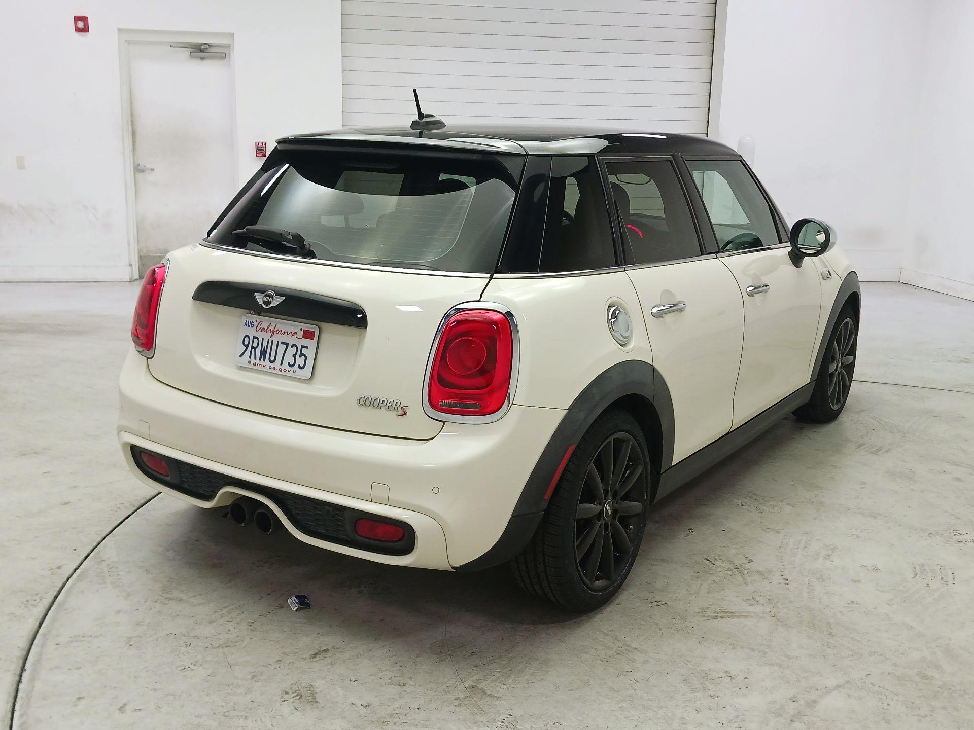 Thumbnail: 2015 MINI Cooper Hardtop - 5