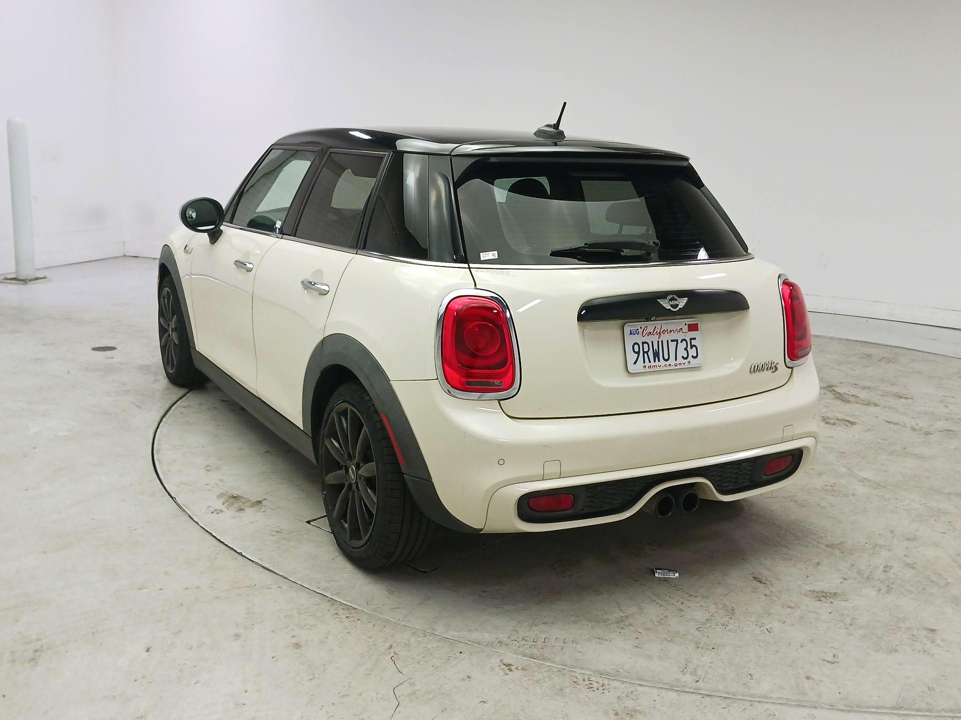 Thumbnail: 2015 MINI Cooper Hardtop - 7
