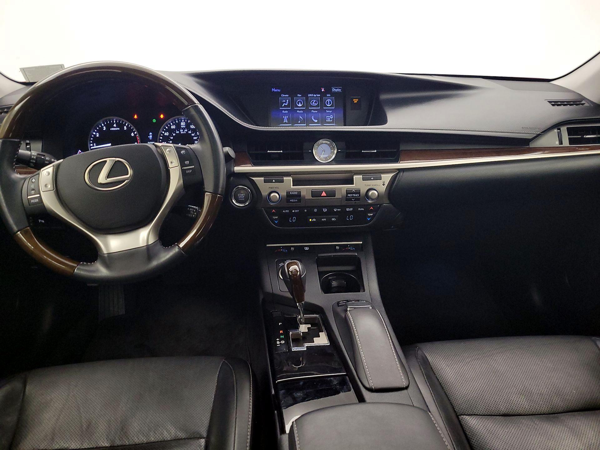 Thumbnail: 2015 Lexus ES - 9