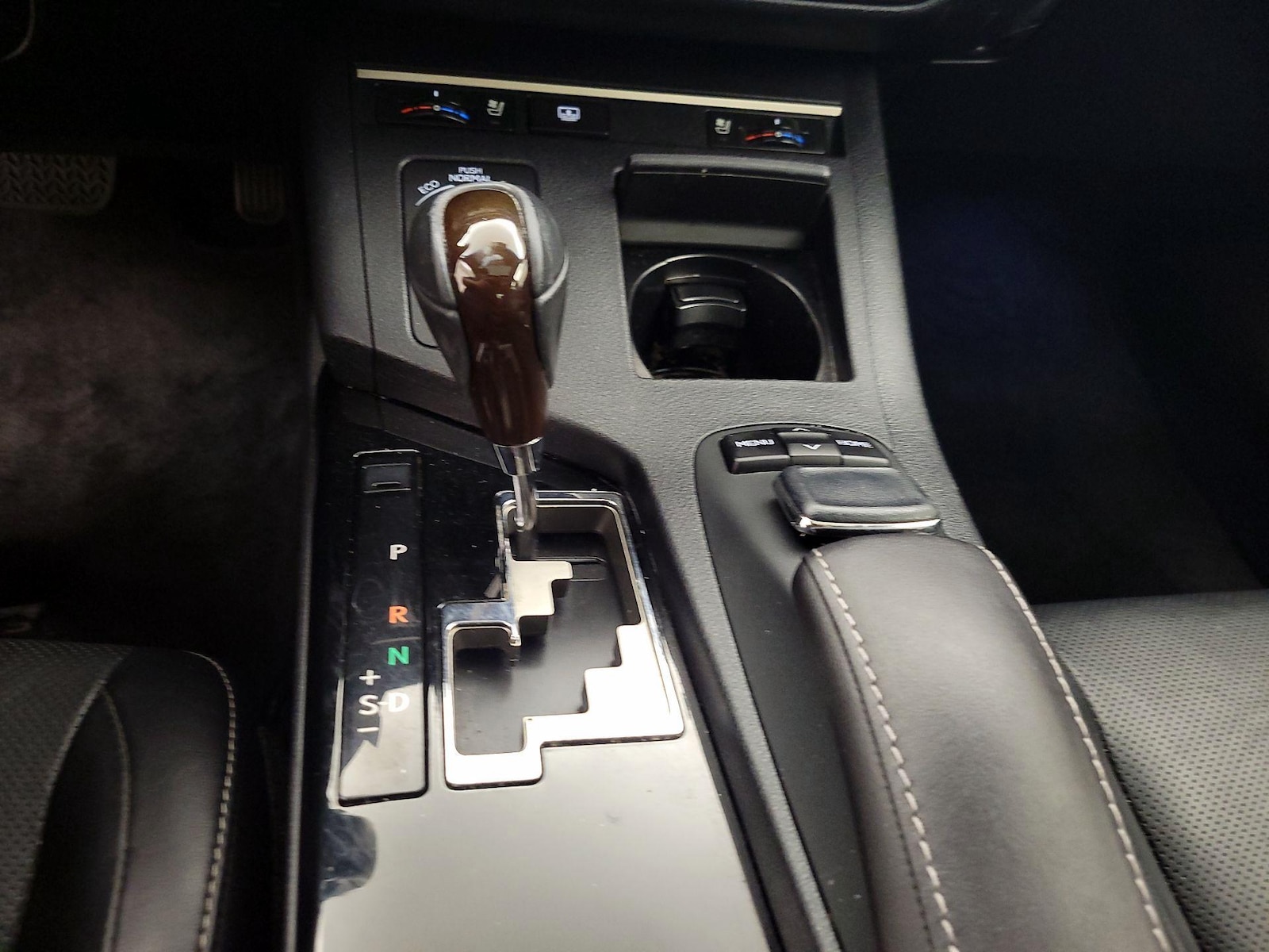 2015 Lexus ES 350 - Photo 18