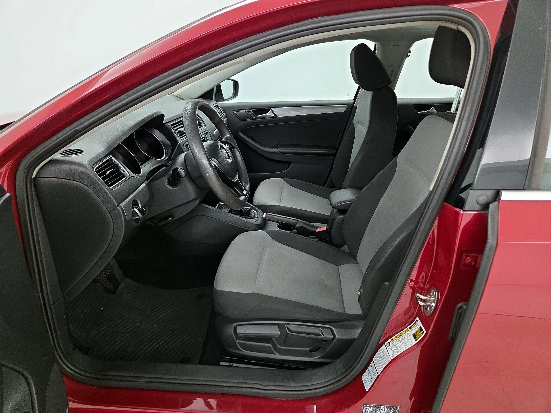 Thumbnail: 2017 Volkswagen Jetta - 11