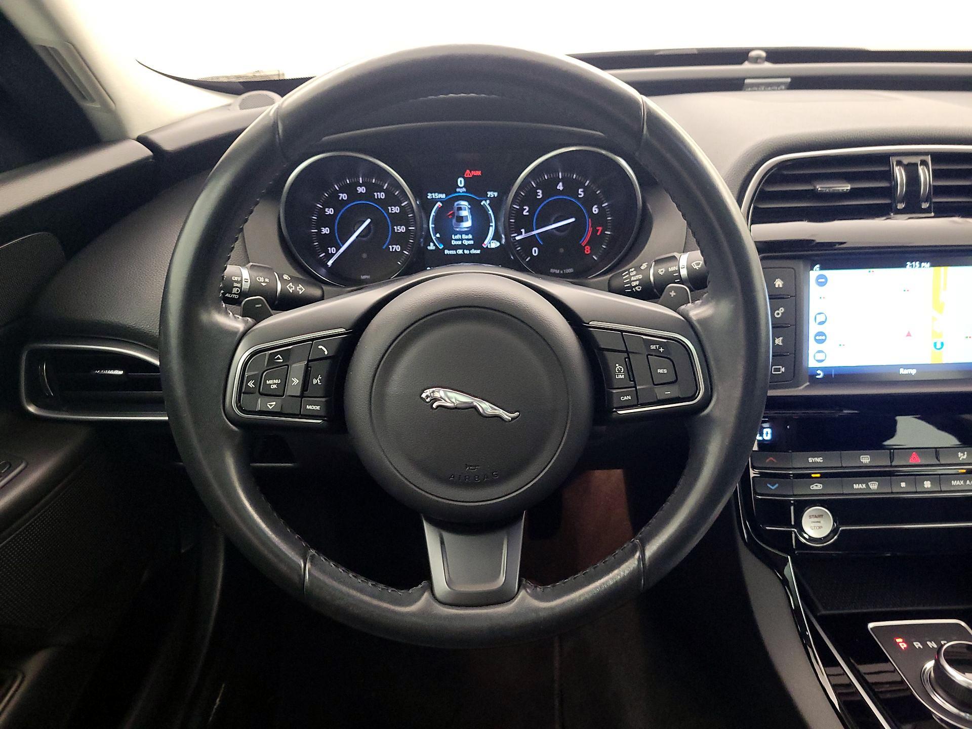 Thumbnail: 2017 Jaguar XE - 10