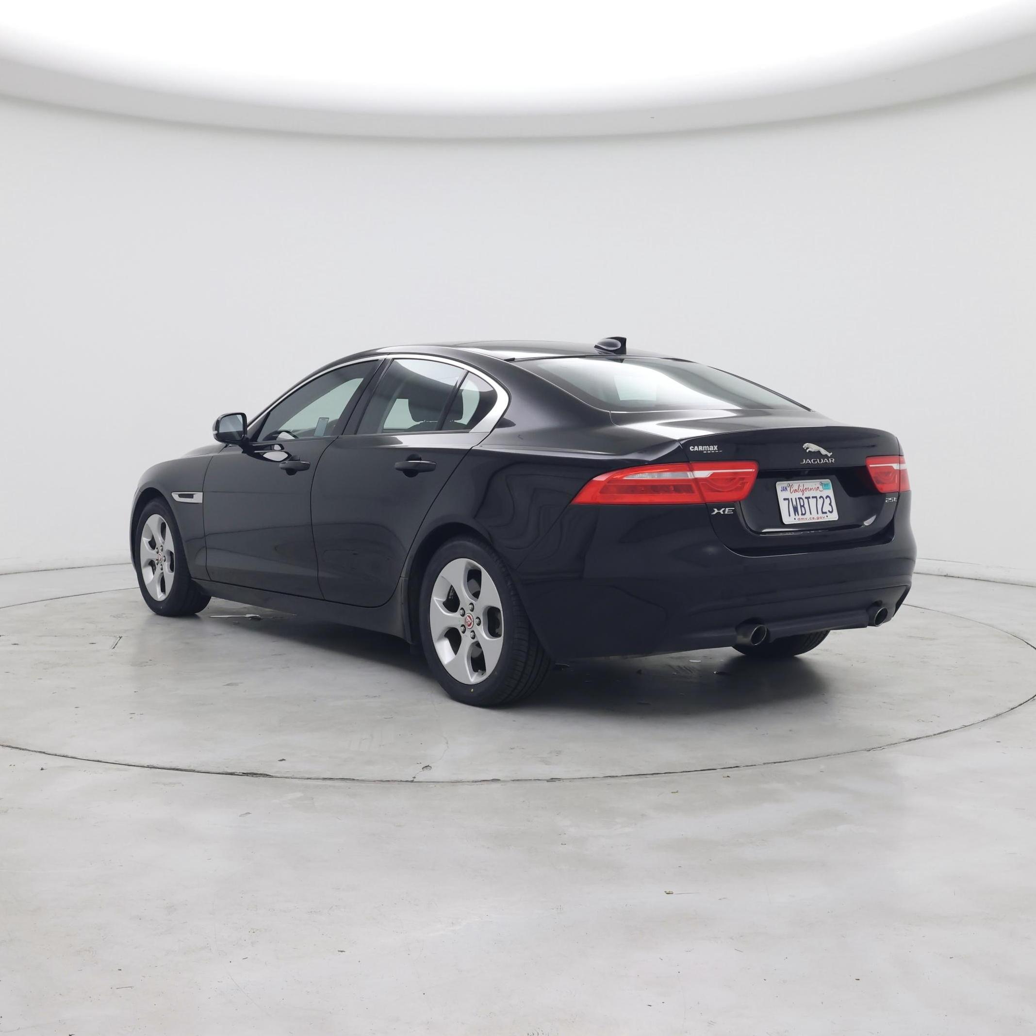Thumbnail: 2017 Jaguar XE - 2