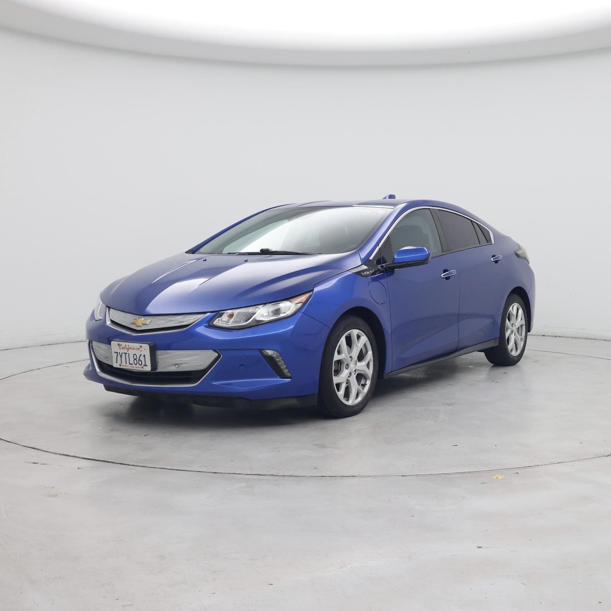 Thumbnail: 2017 Chevrolet Volt - 4