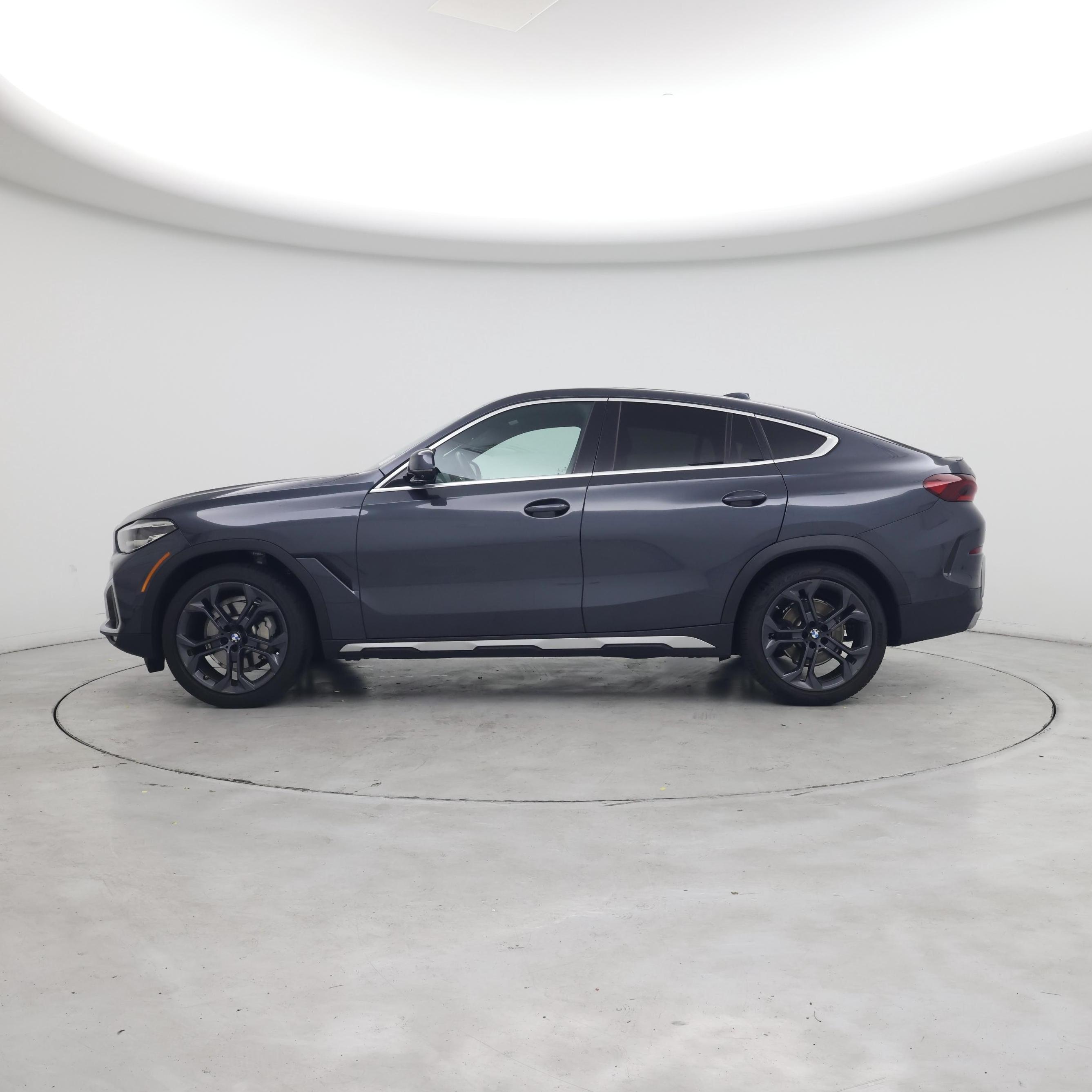 Thumbnail: 2021 BMW X6 - 3
