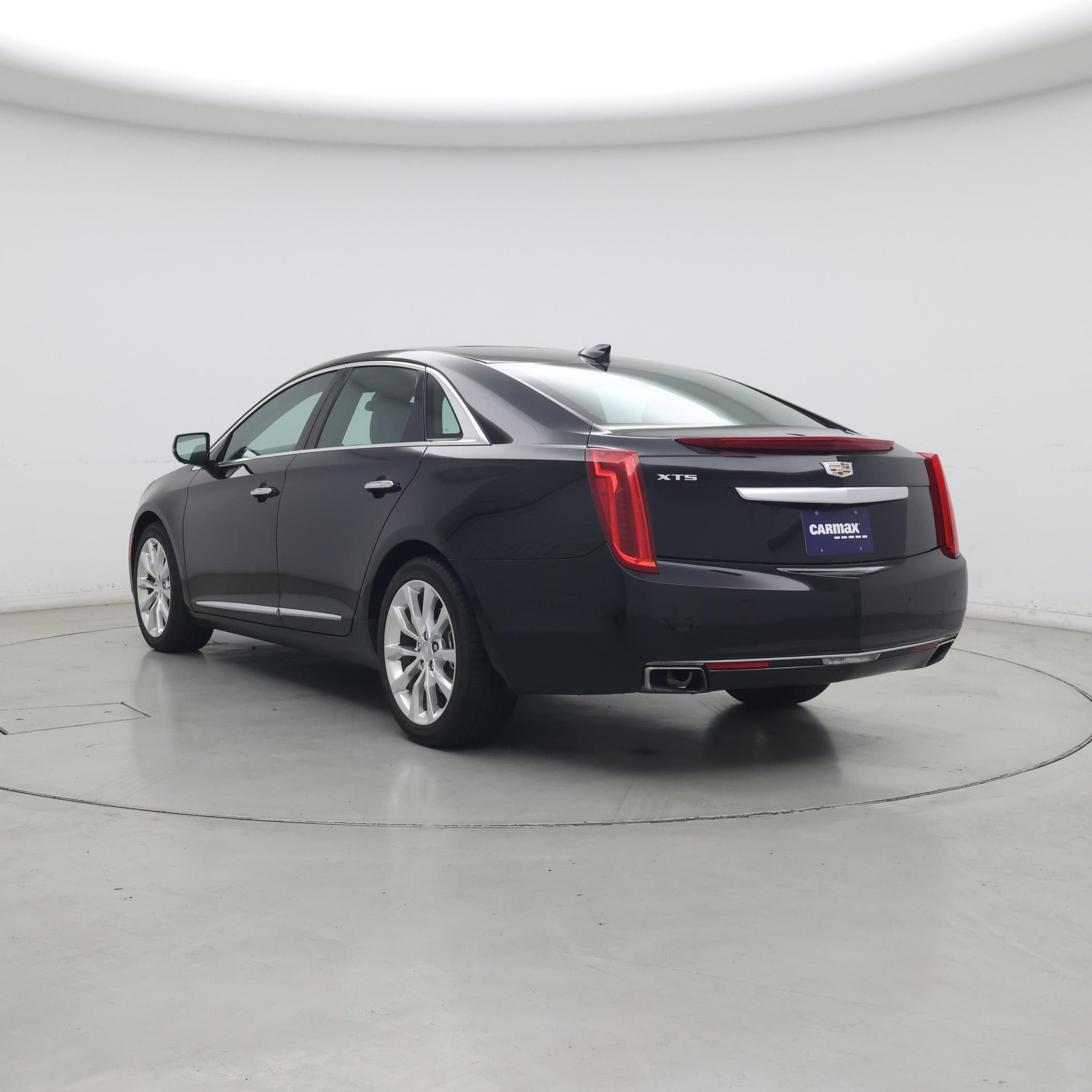 Thumbnail: 2016 Cadillac XTS - 2