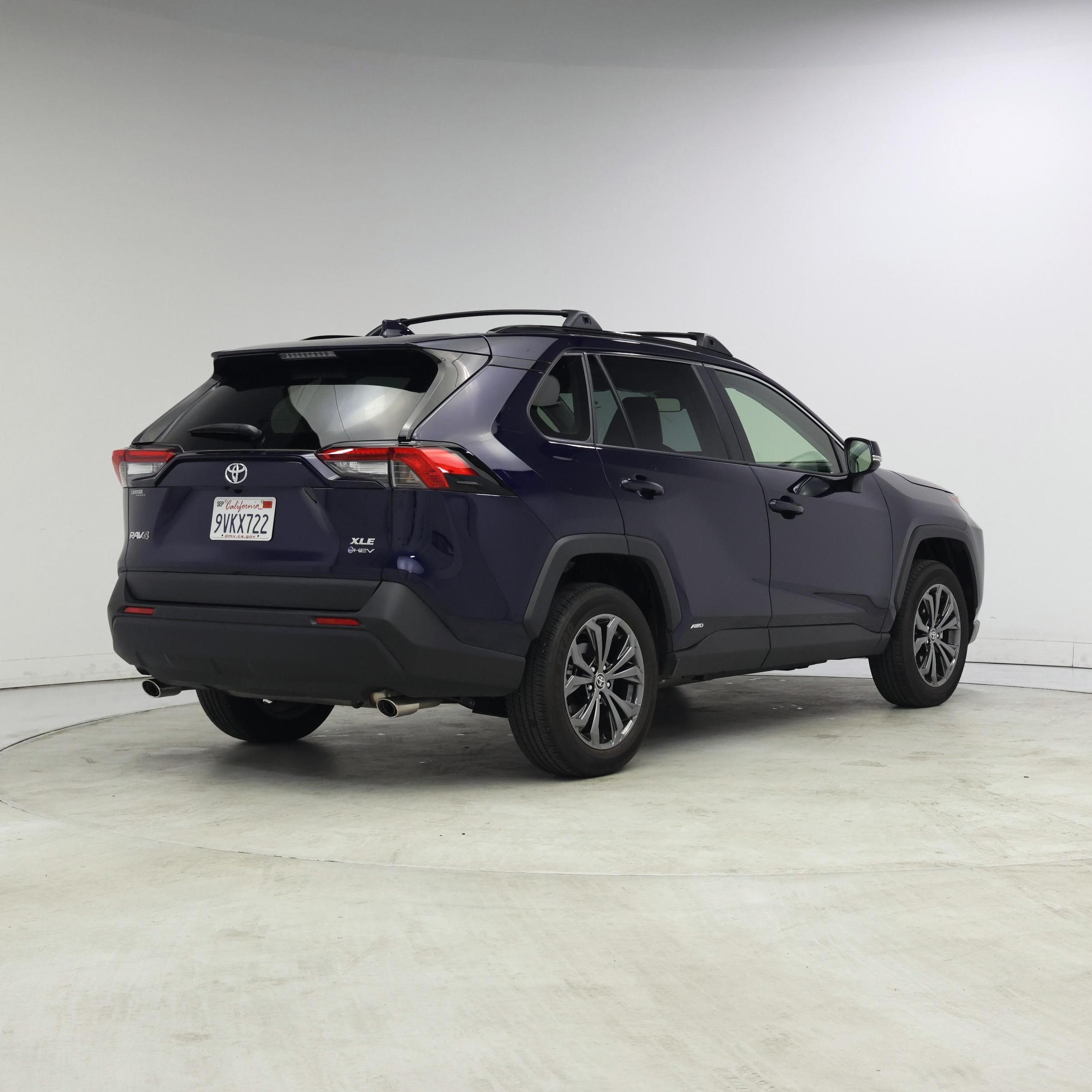 Thumbnail: 2025 Toyota RAV4 - 8