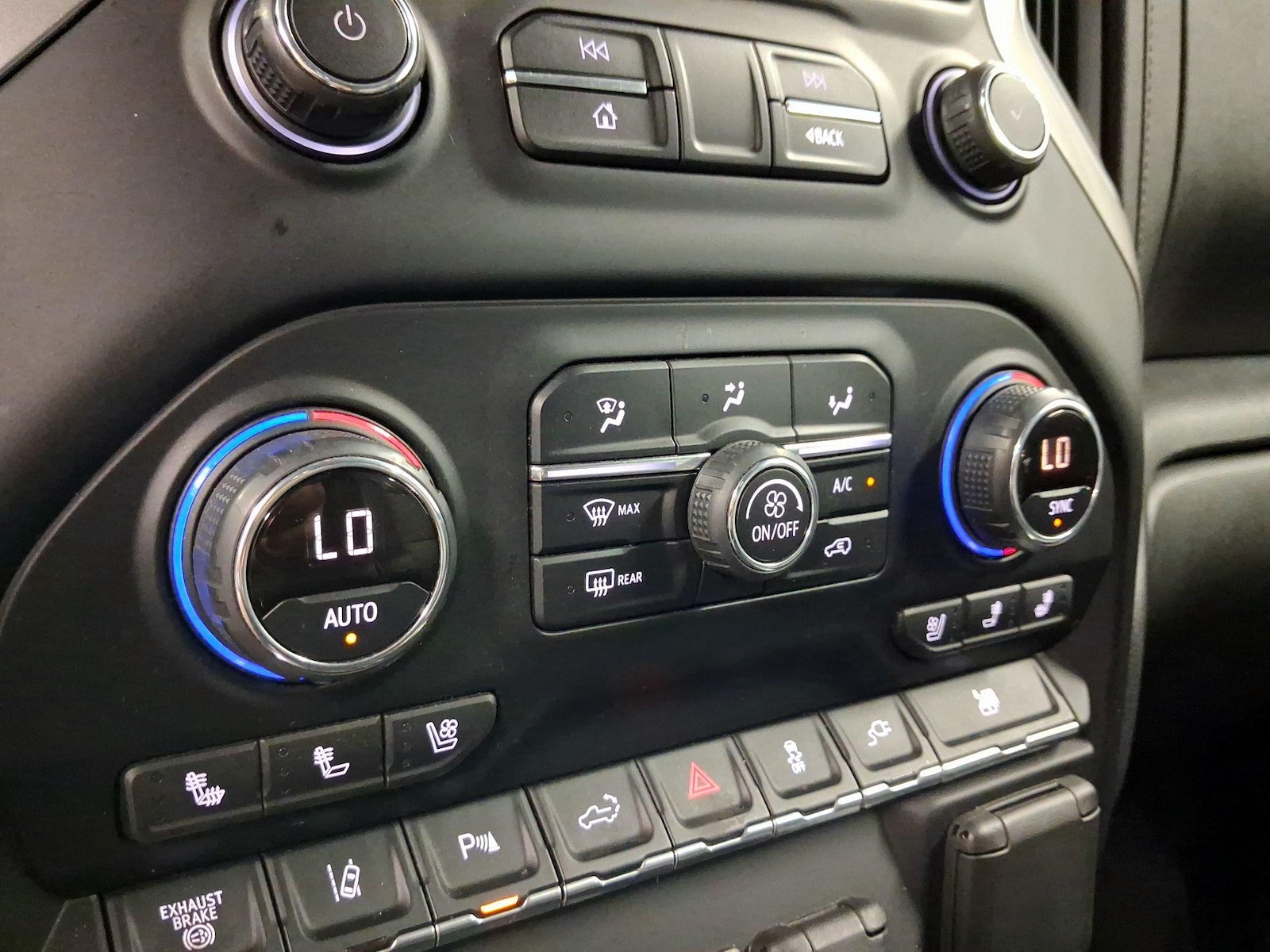 2020 Chevrolet Silverado 3500HD LTZ - Photo 17