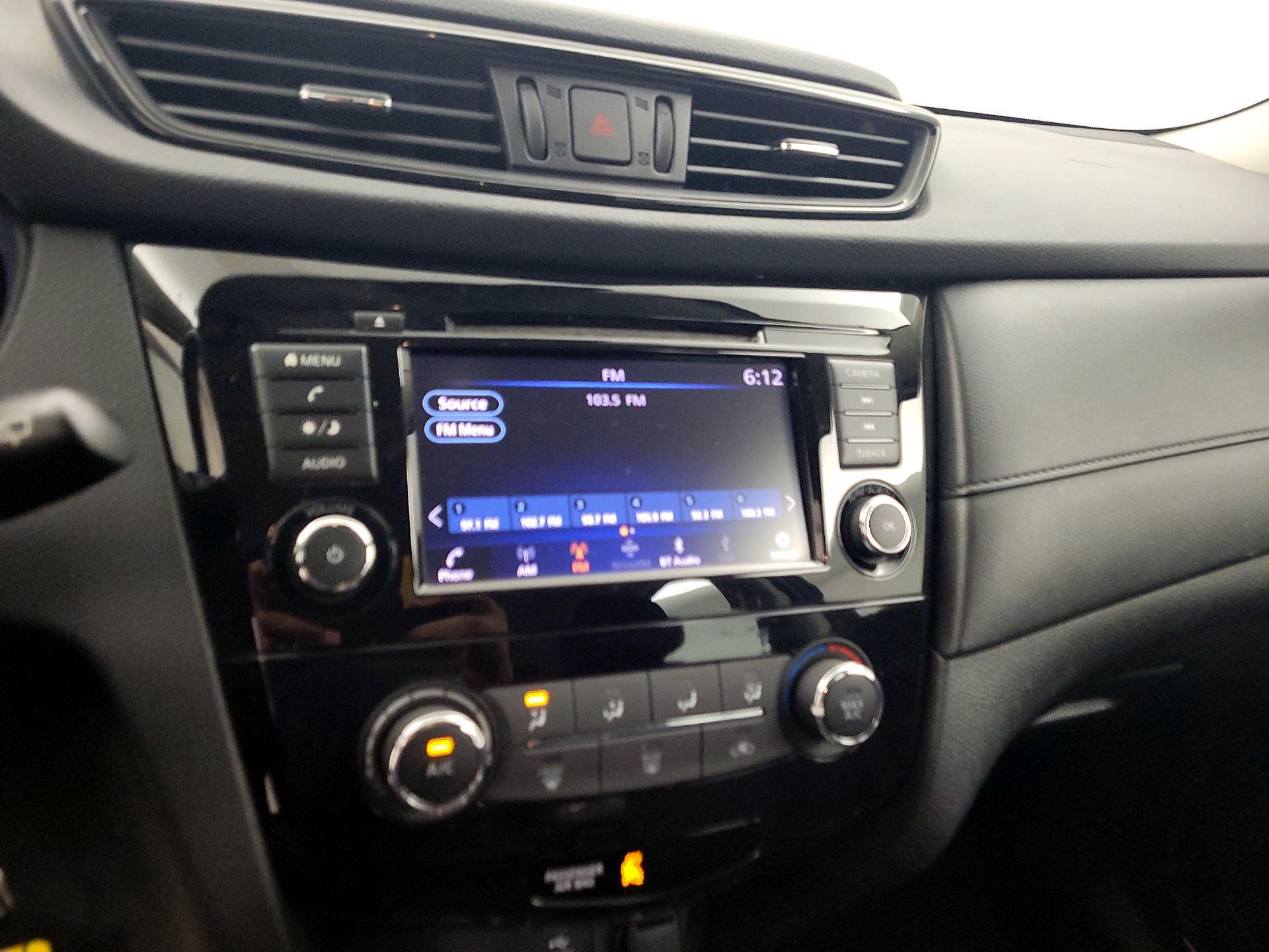 Thumbnail: 2019 Nissan Rogue - 15