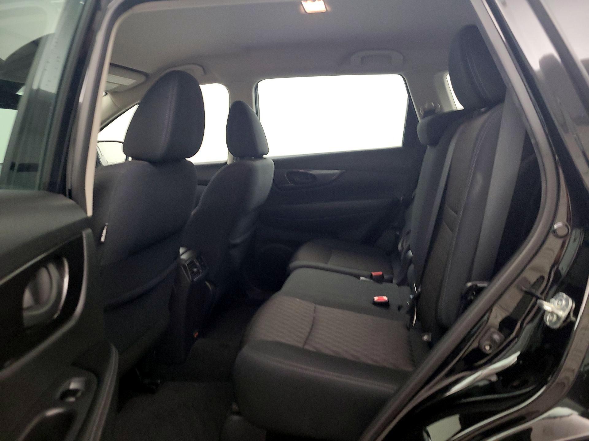 Thumbnail: 2019 Nissan Rogue - 19
