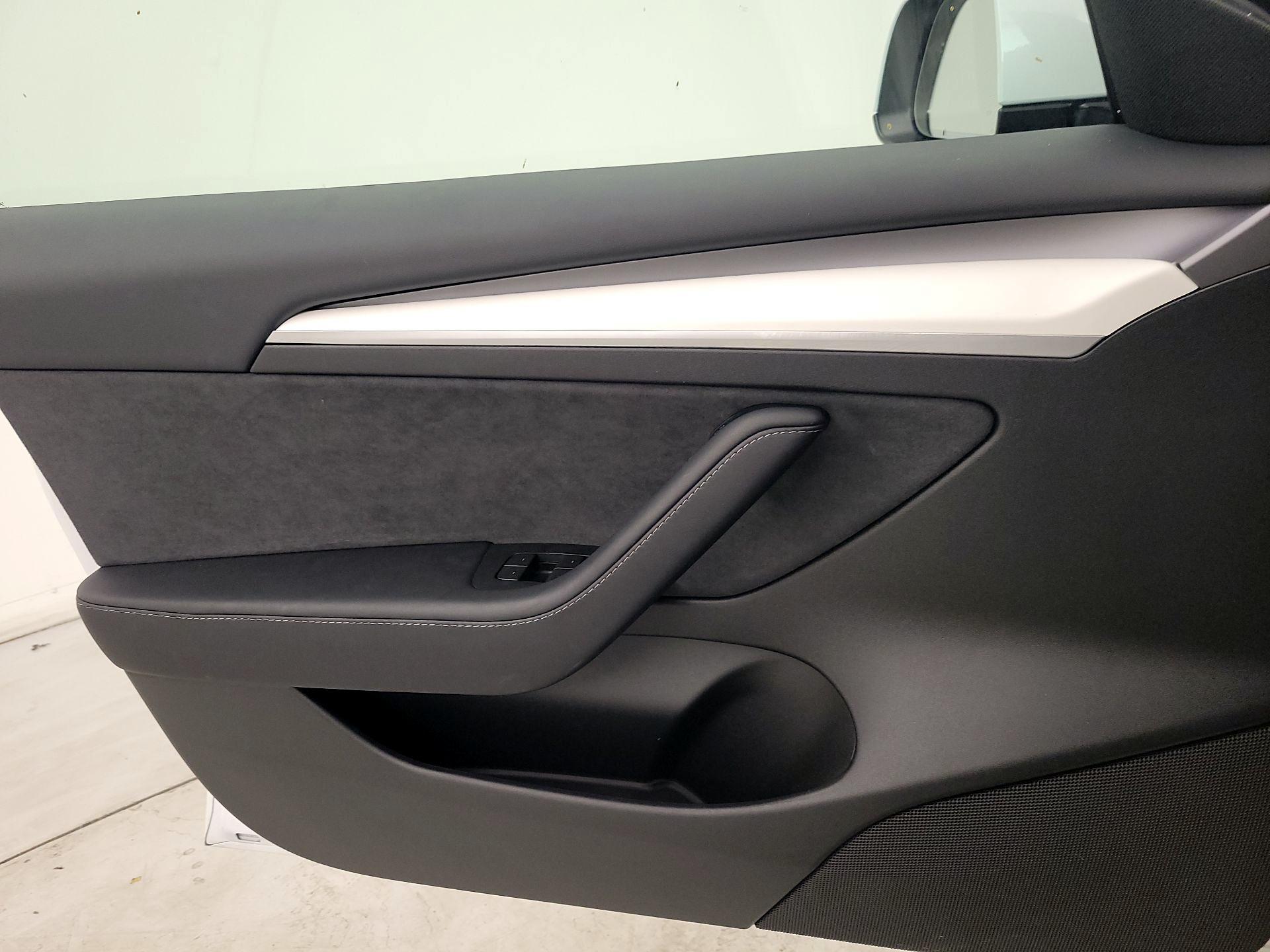 Thumbnail: 2023 Tesla Model 3 - 12