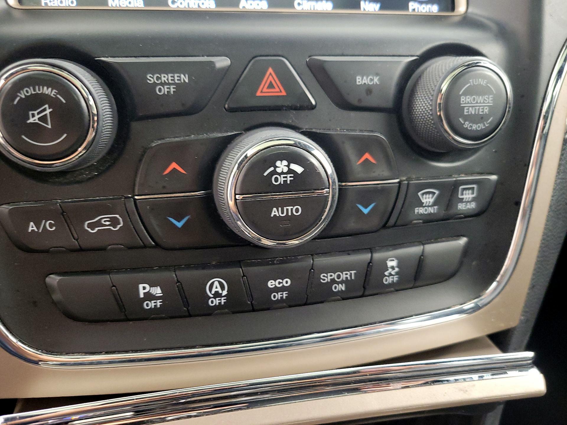 Thumbnail: 2017 Jeep Grand Cherokee - 17