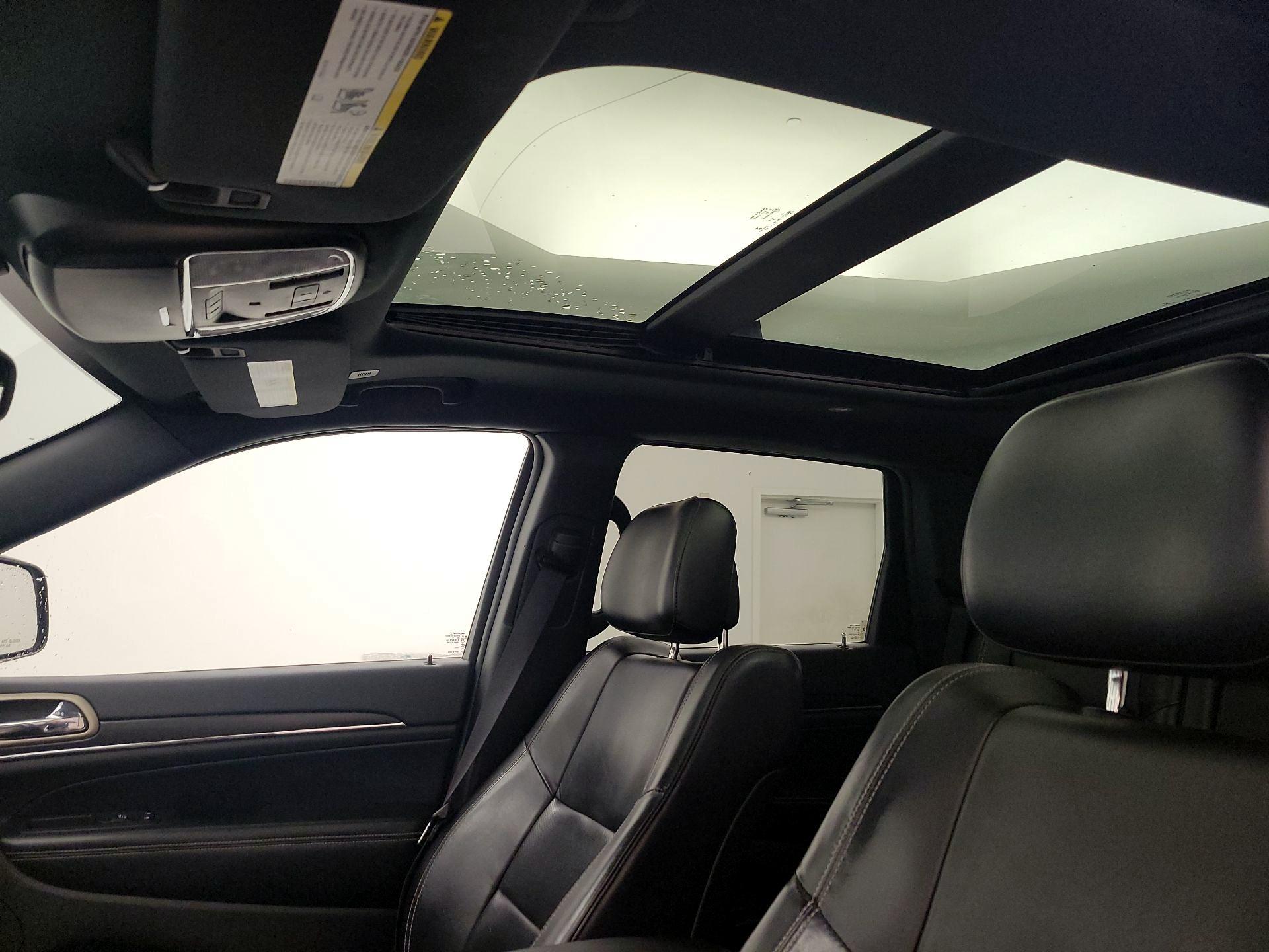 Thumbnail: 2017 Jeep Grand Cherokee - 20